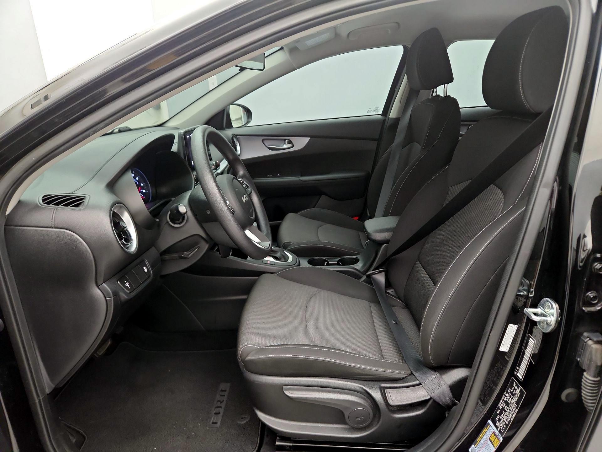 Thumbnail: 2022 Kia Forte - 11