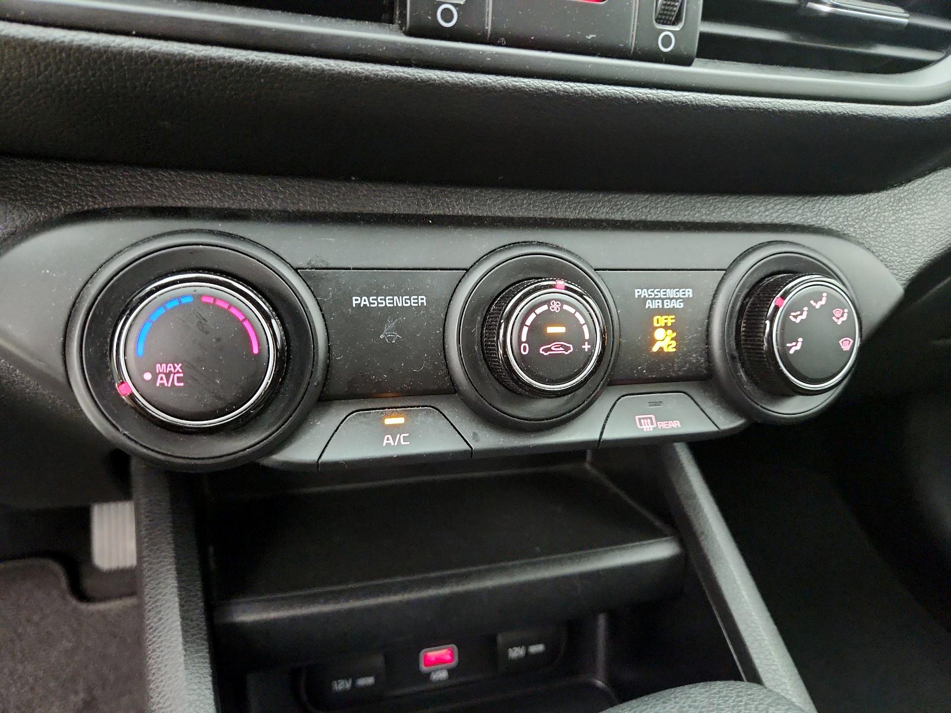 Thumbnail: 2022 Kia Forte - 16