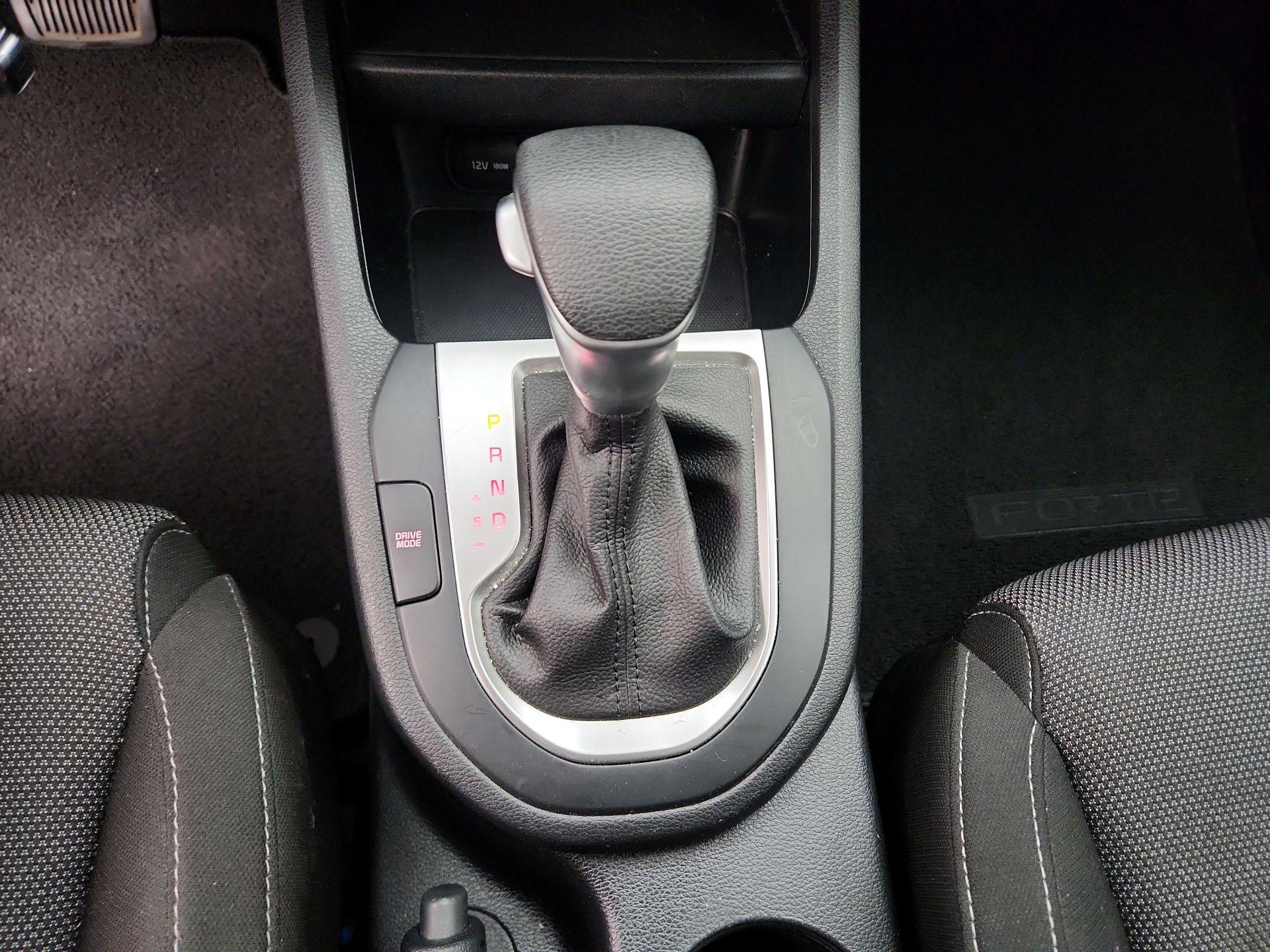 Thumbnail: 2022 Kia Forte - 17