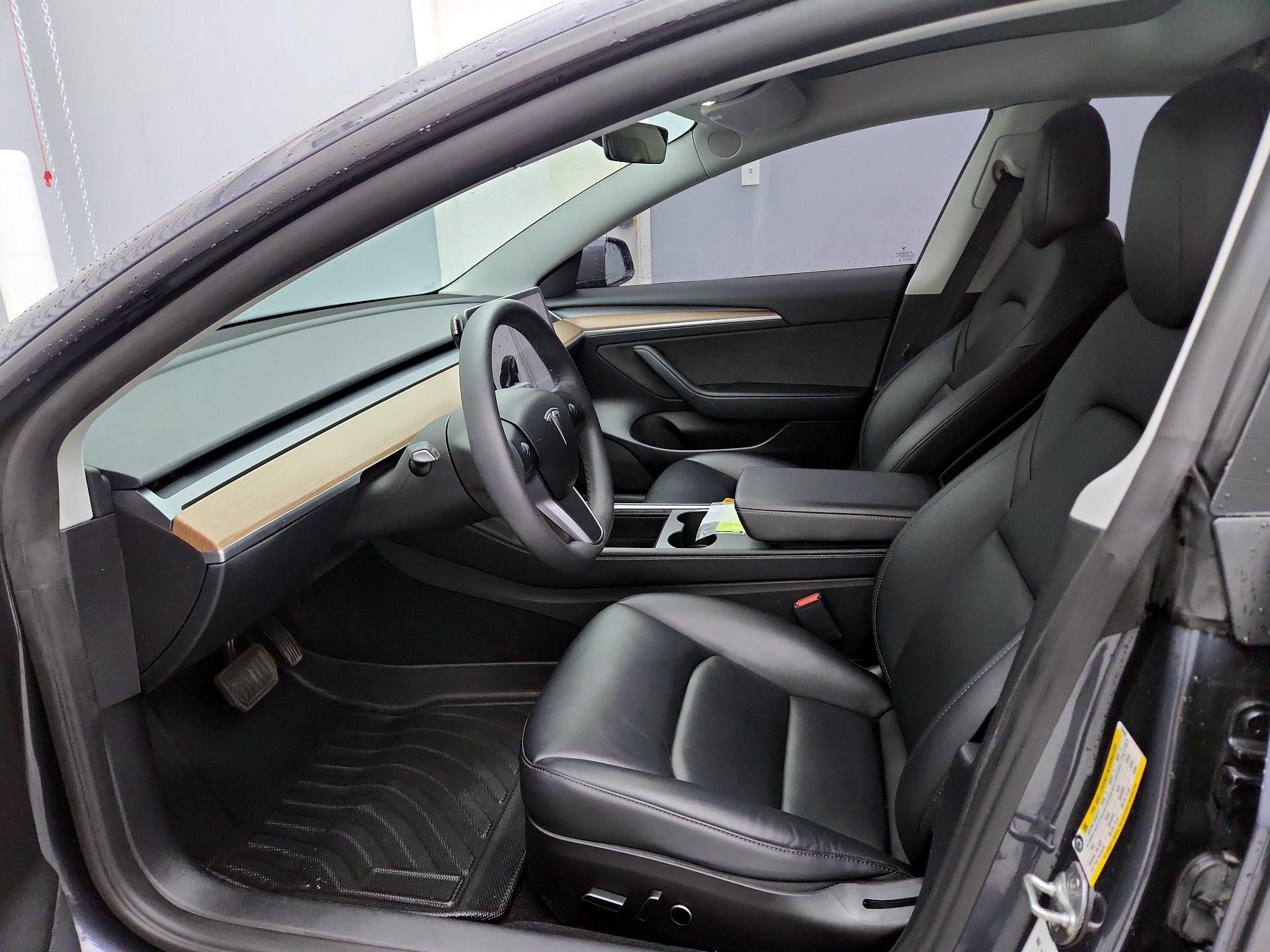 Thumbnail: 2022 Tesla Model 3 - 11