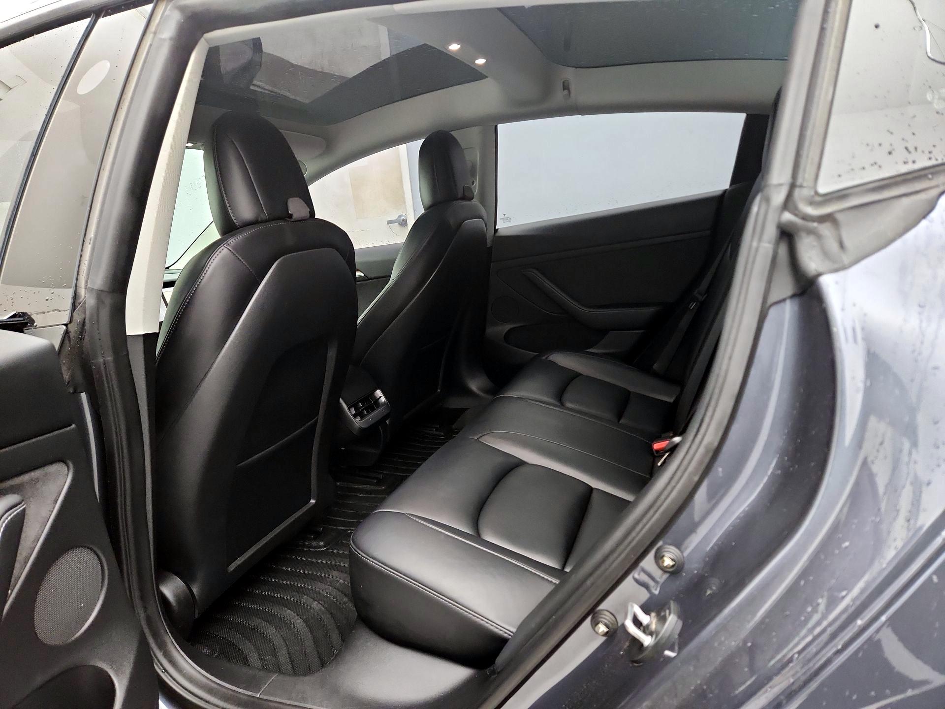 Thumbnail: 2022 Tesla Model 3 - 20