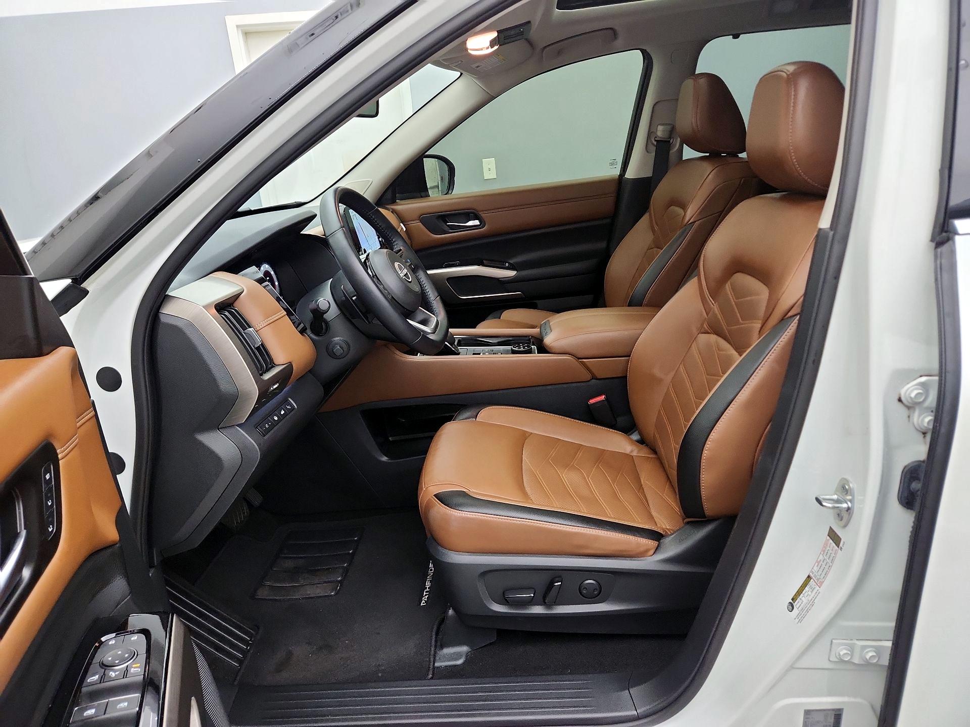 Thumbnail: 2023 Nissan Pathfinder - 11