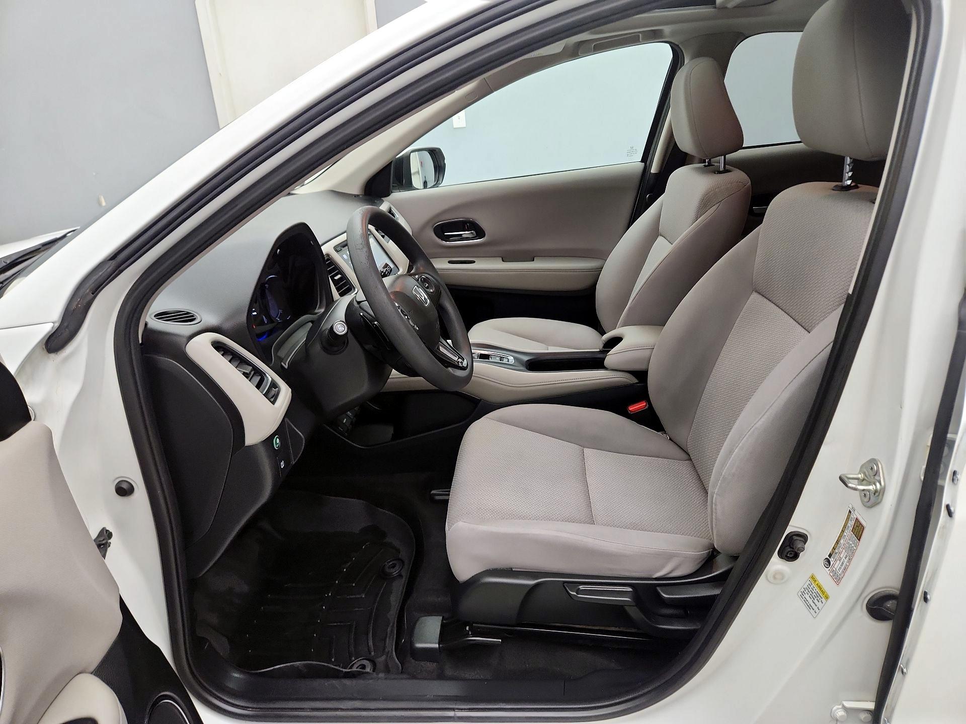 Thumbnail: 2016 Honda HR-V - 11