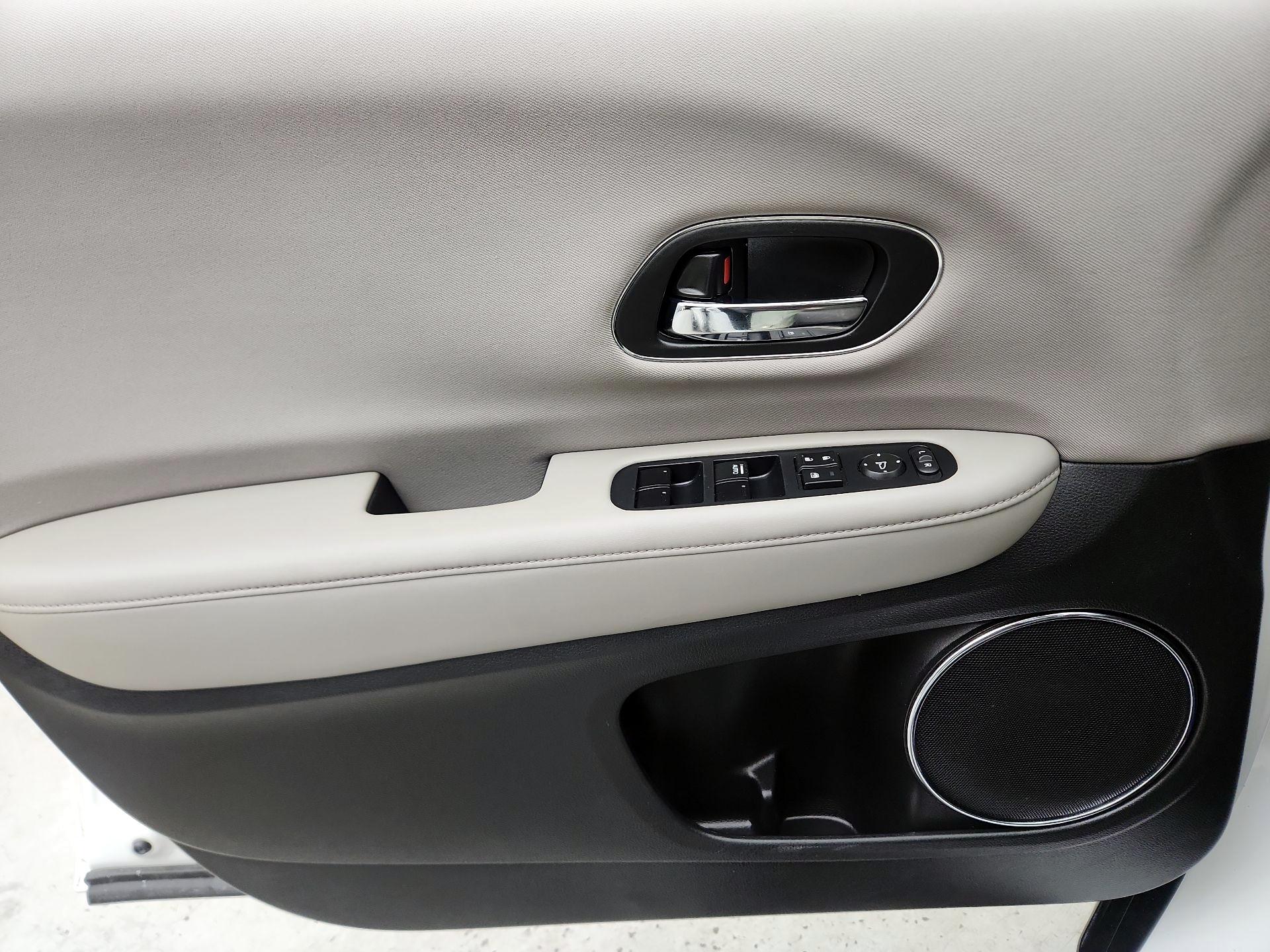 Thumbnail: 2016 Honda HR-V - 12