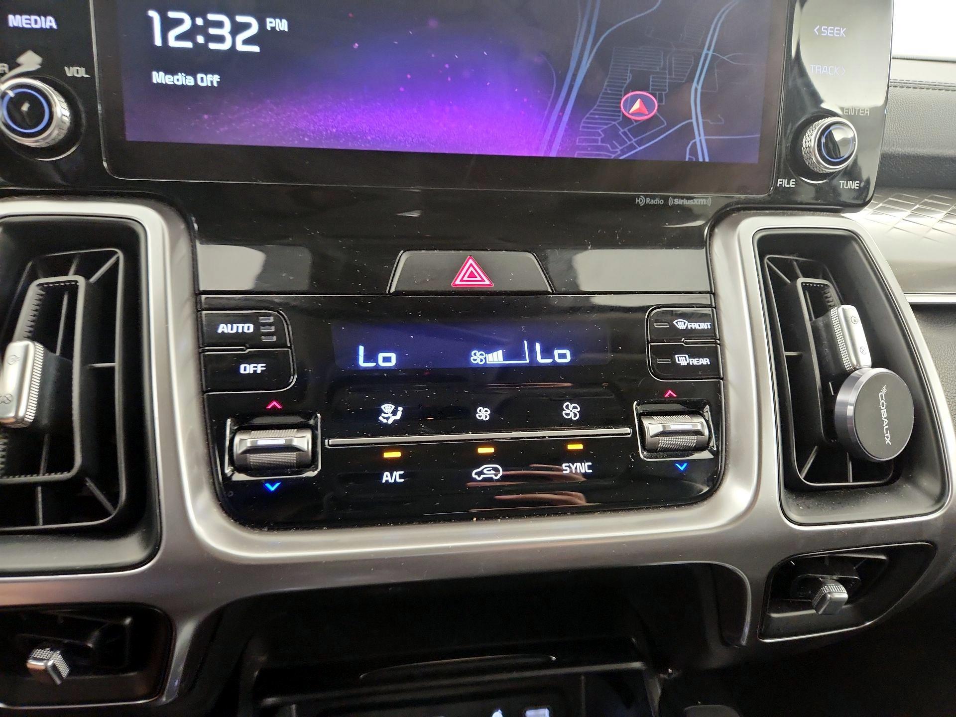 Thumbnail: 2023 Kia Sorento - 17