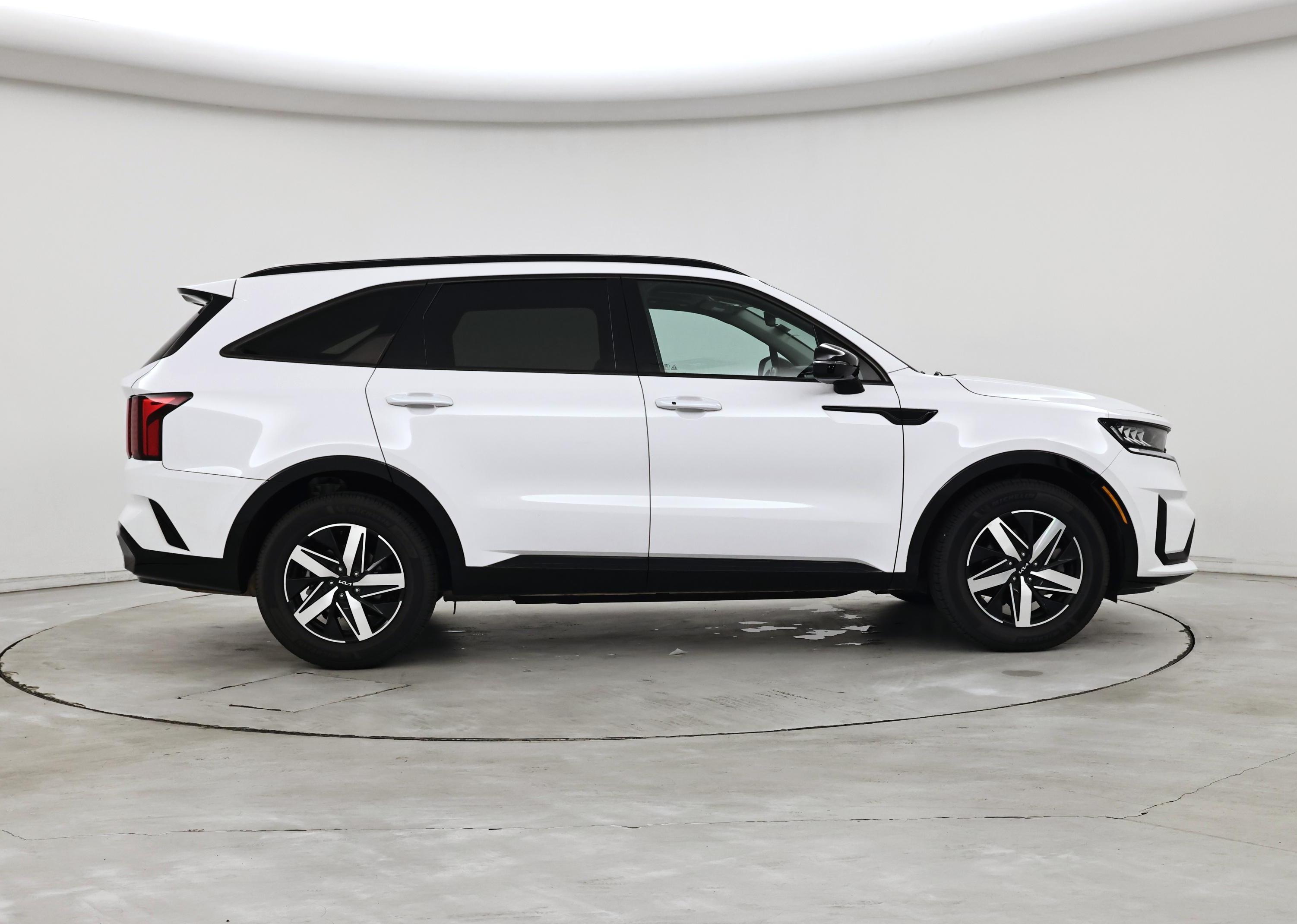 Thumbnail: 2023 Kia Sorento - 7