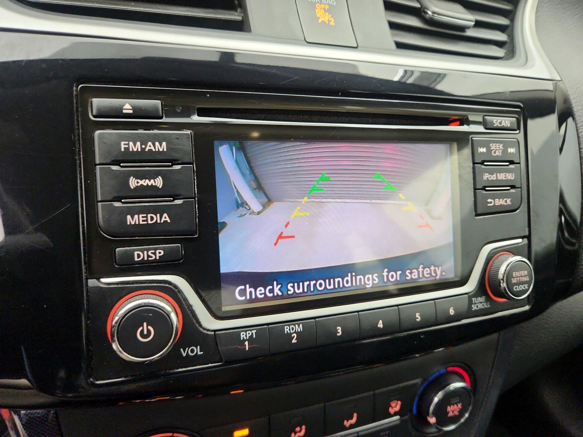 Thumbnail: 2017 Nissan Sentra - 14