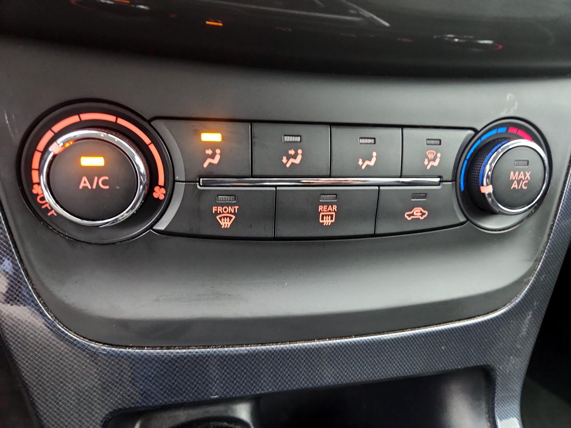 Thumbnail: 2017 Nissan Sentra - 16