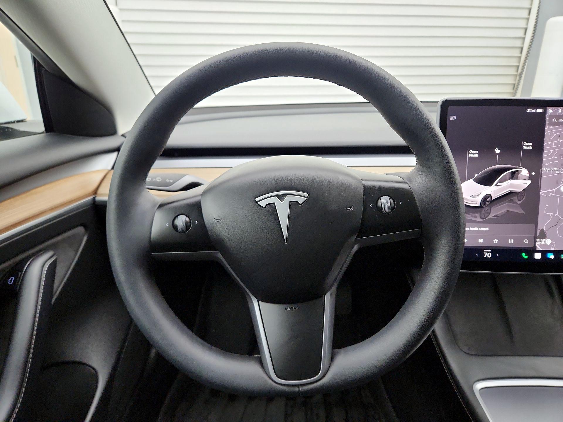 Thumbnail: 2023 Tesla Model 3 - 10