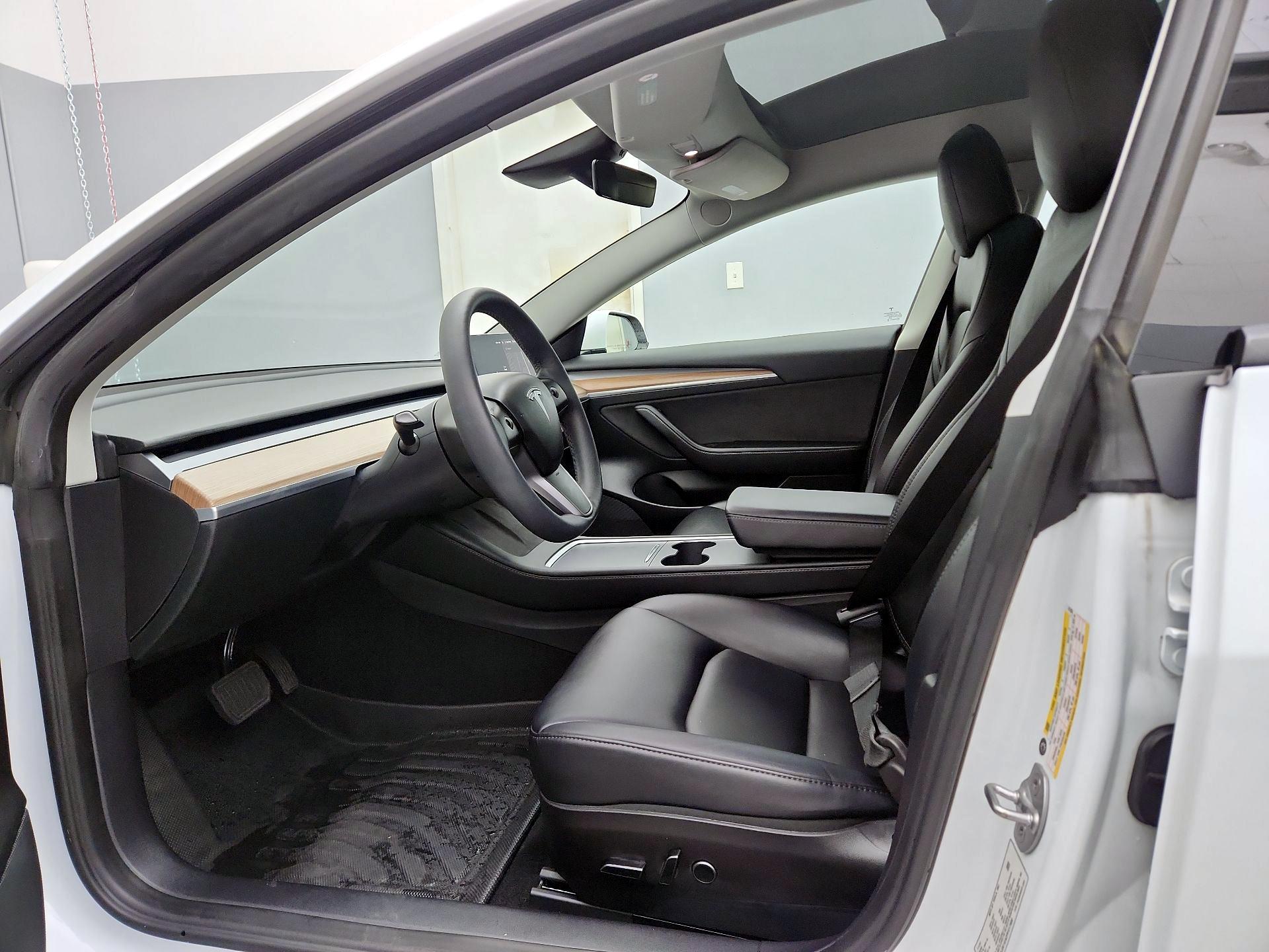 Thumbnail: 2023 Tesla Model 3 - 11