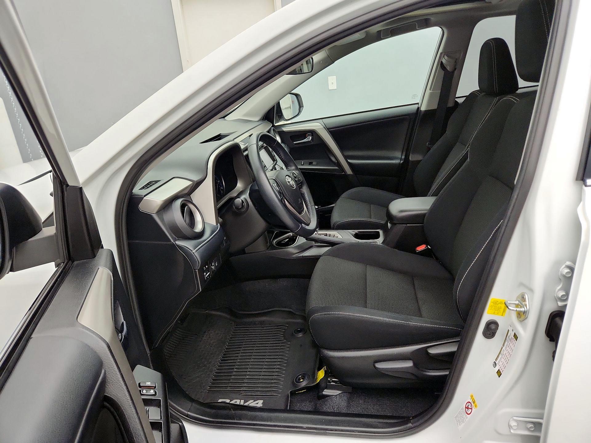 Thumbnail: 2018 Toyota RAV4 - 11