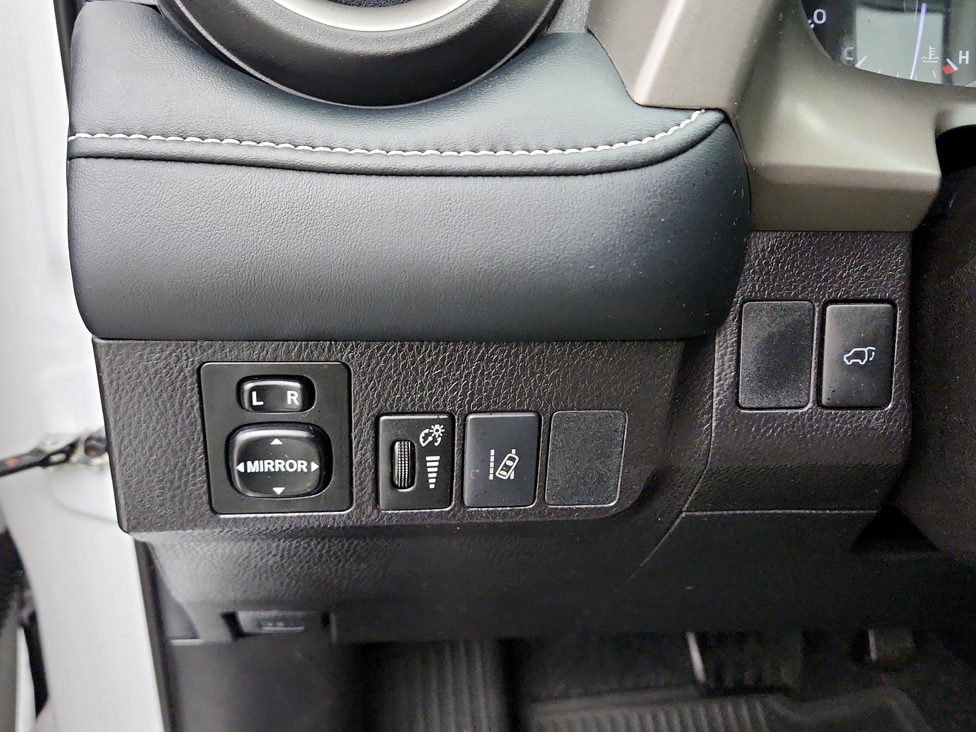 Thumbnail: 2018 Toyota RAV4 - 13