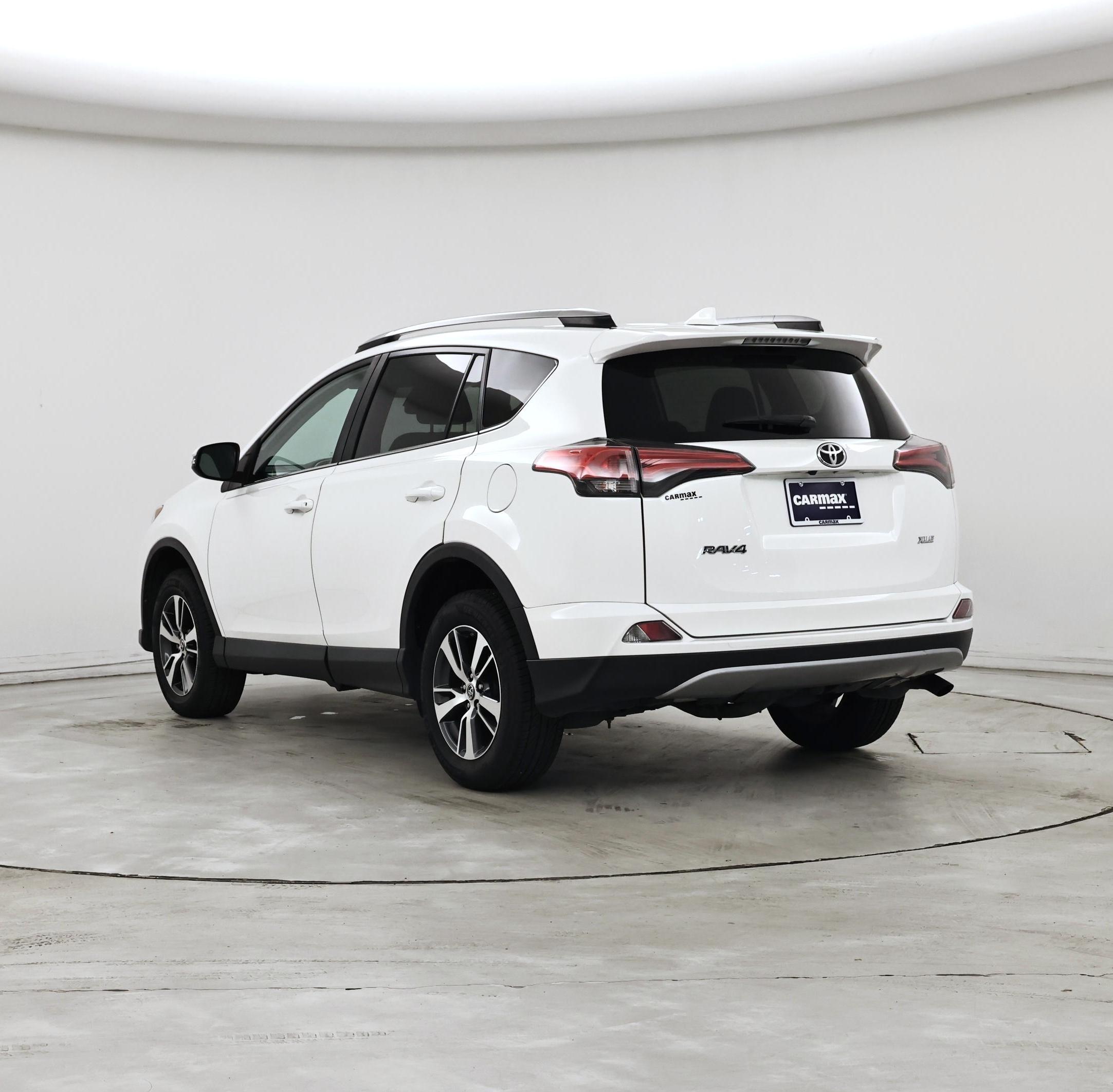 Thumbnail: 2018 Toyota RAV4 - 2