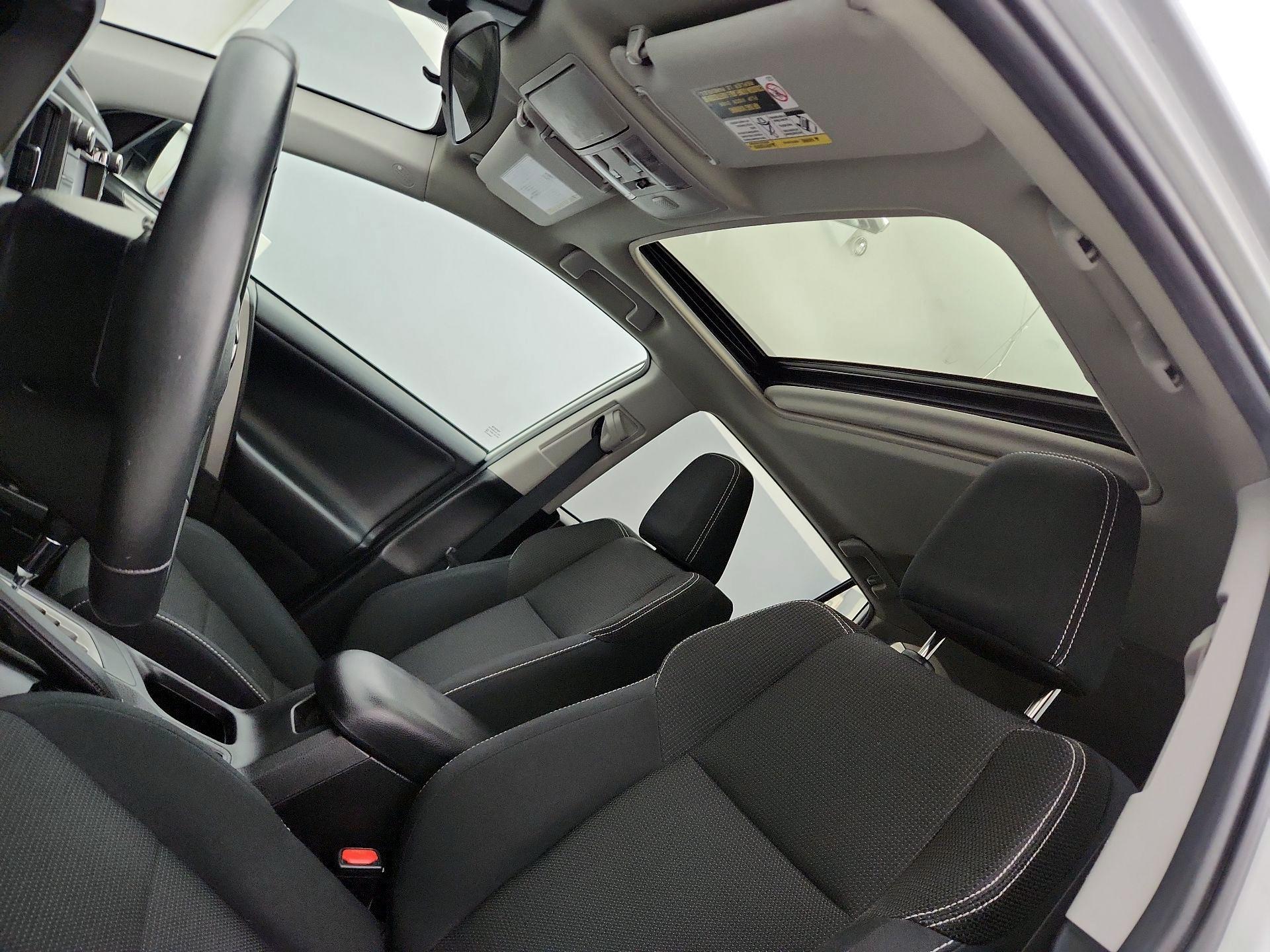 Thumbnail: 2018 Toyota RAV4 - 19