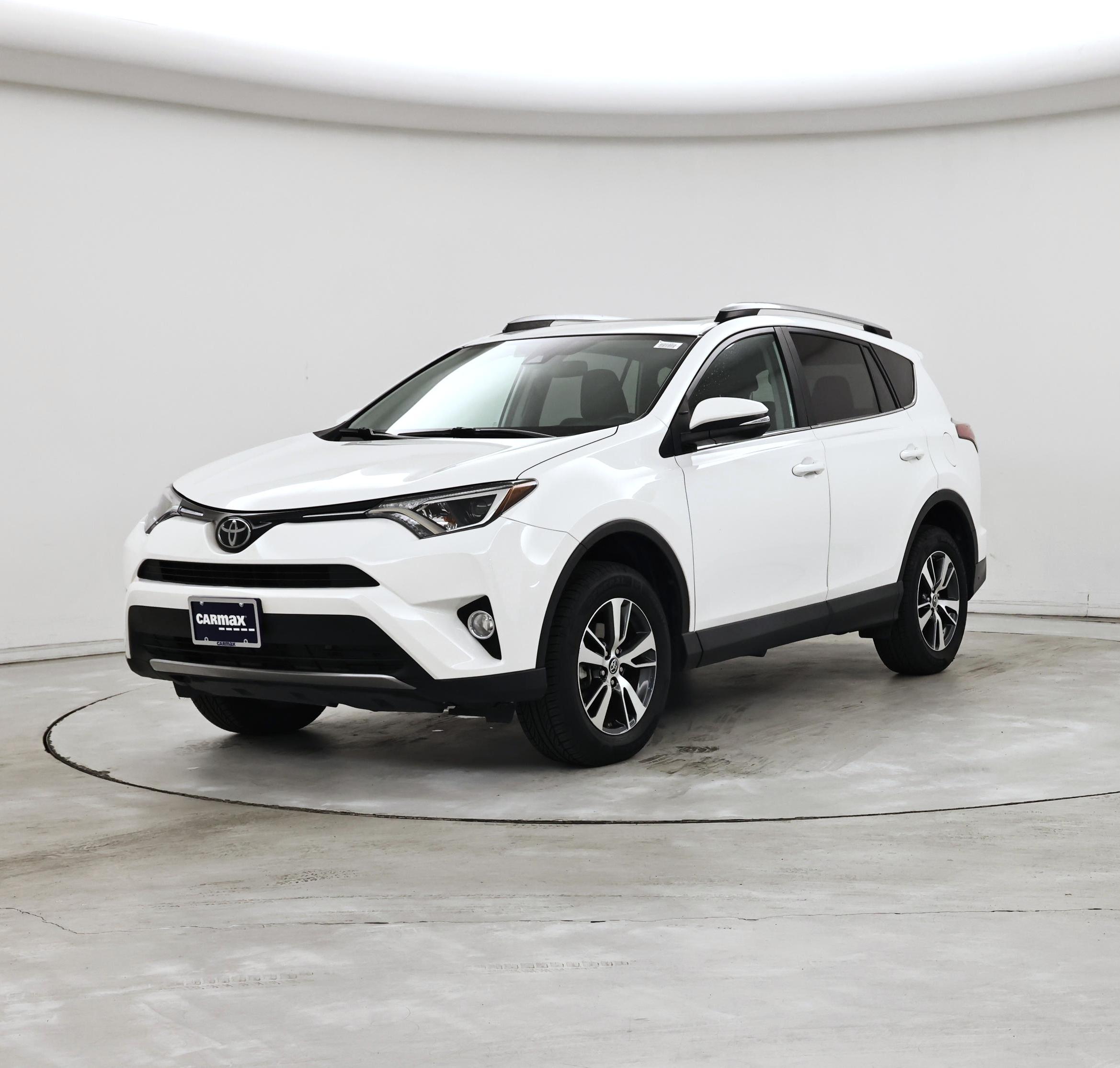 Thumbnail: 2018 Toyota RAV4 - 4
