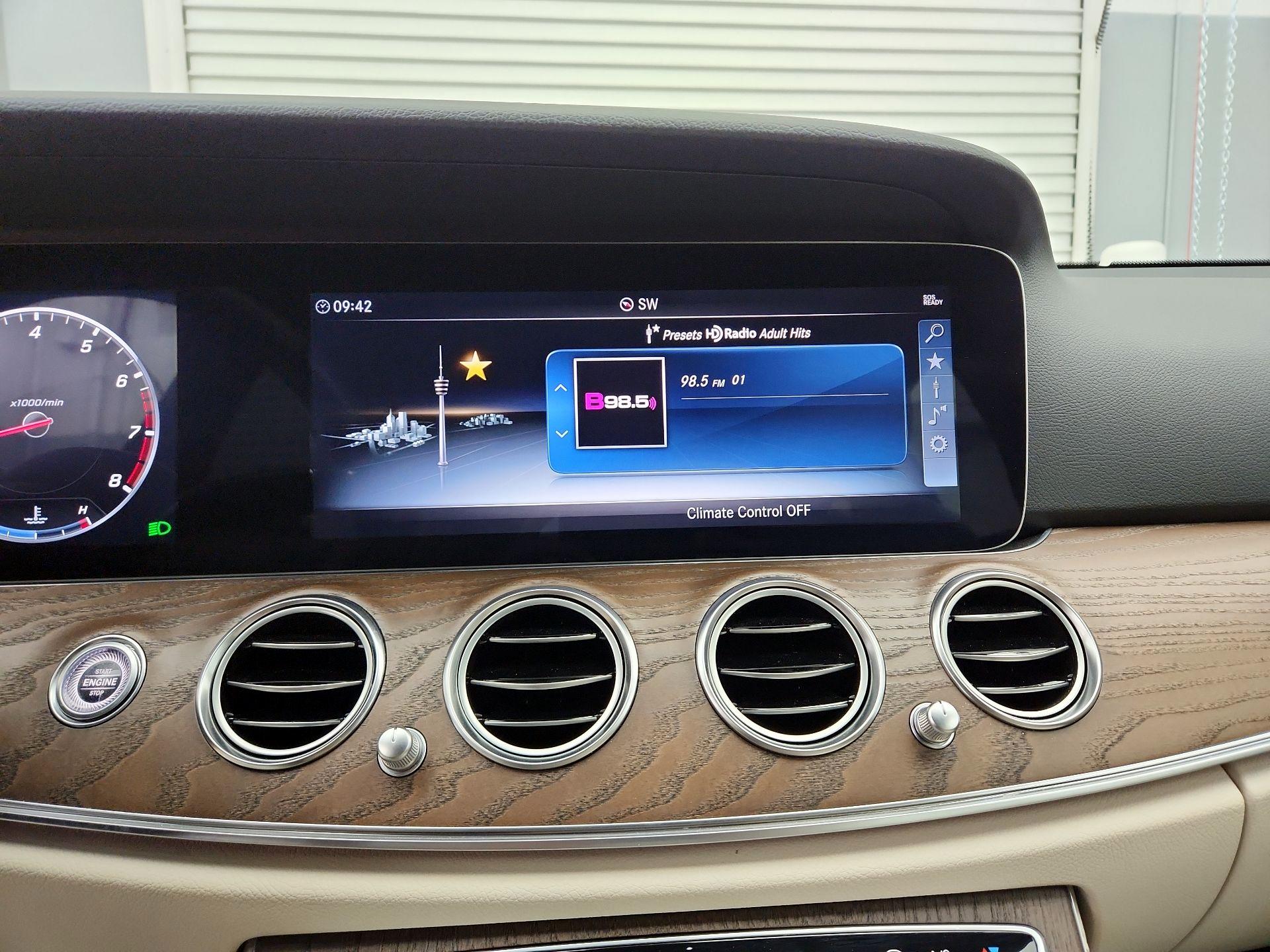 Thumbnail: 2020 Mercedes-Benz E-Class - 16