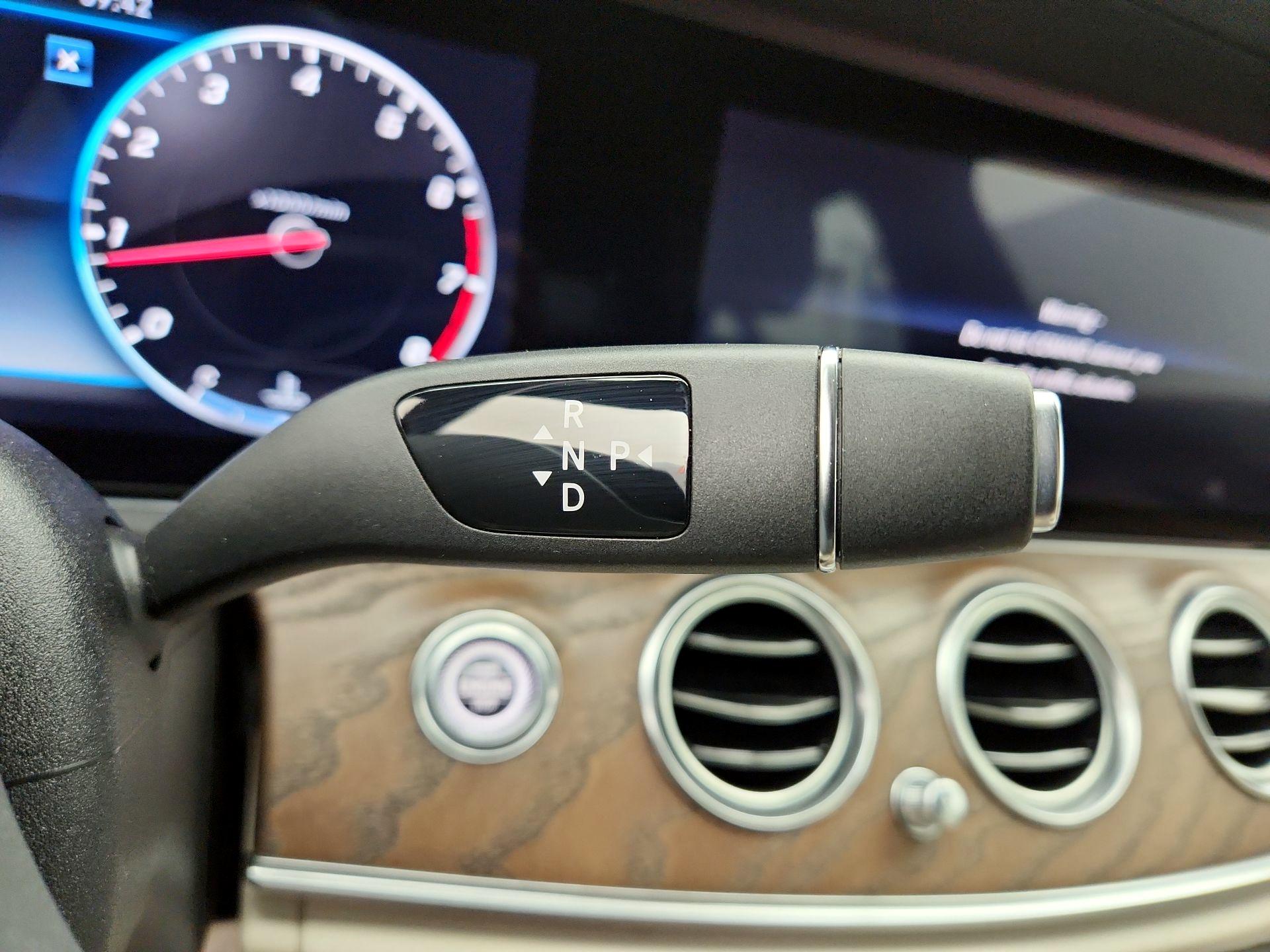 Thumbnail: 2020 Mercedes-Benz E-Class - 18
