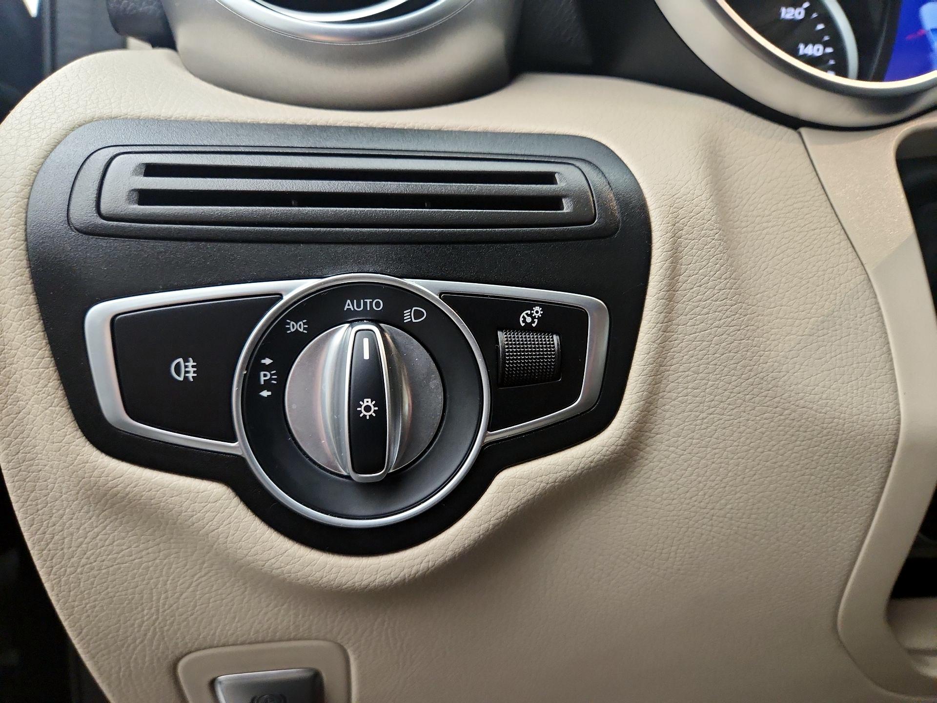 Thumbnail: 2022 Mercedes-Benz GLC - 13