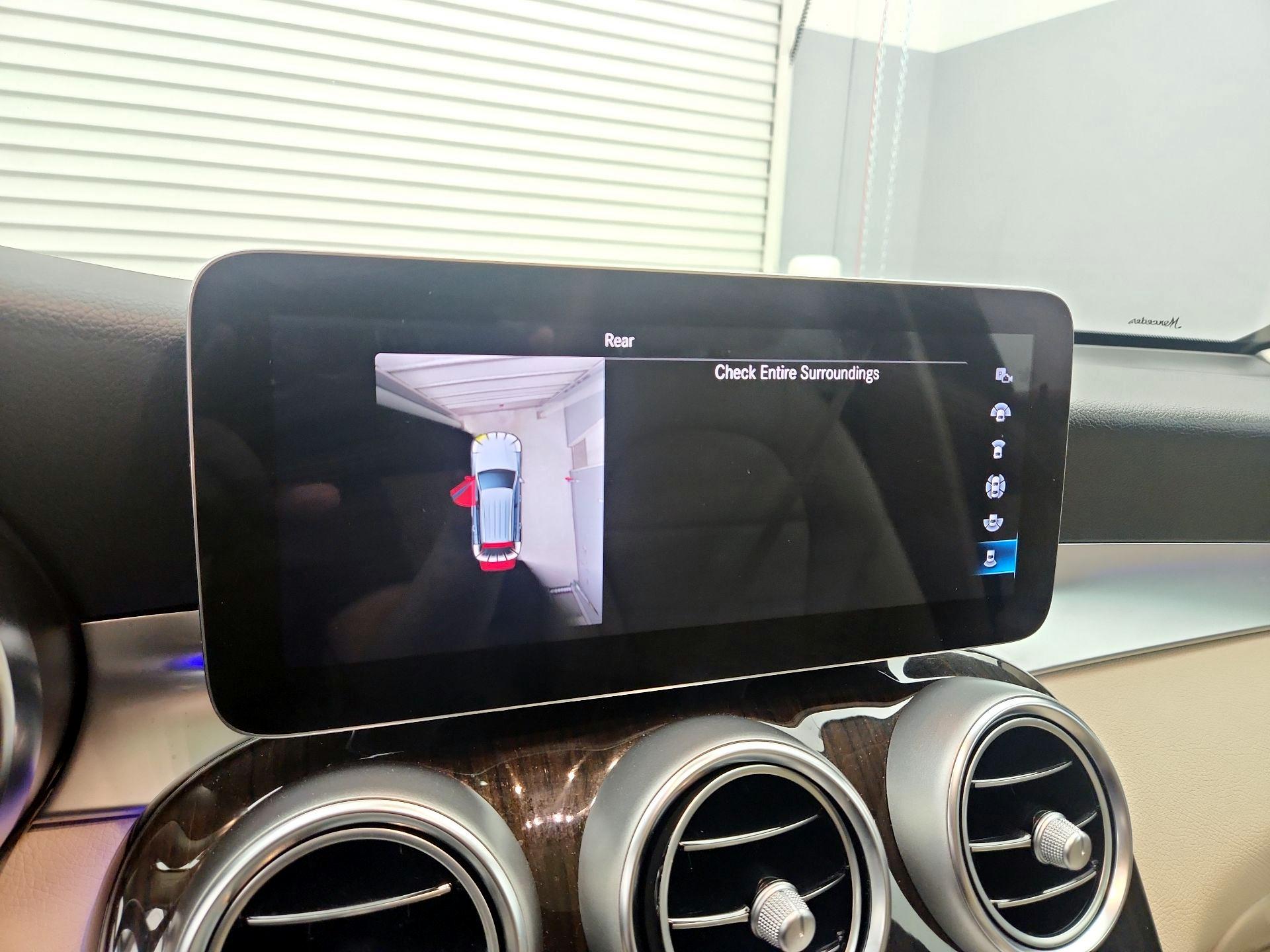 Thumbnail: 2022 Mercedes-Benz GLC - 14