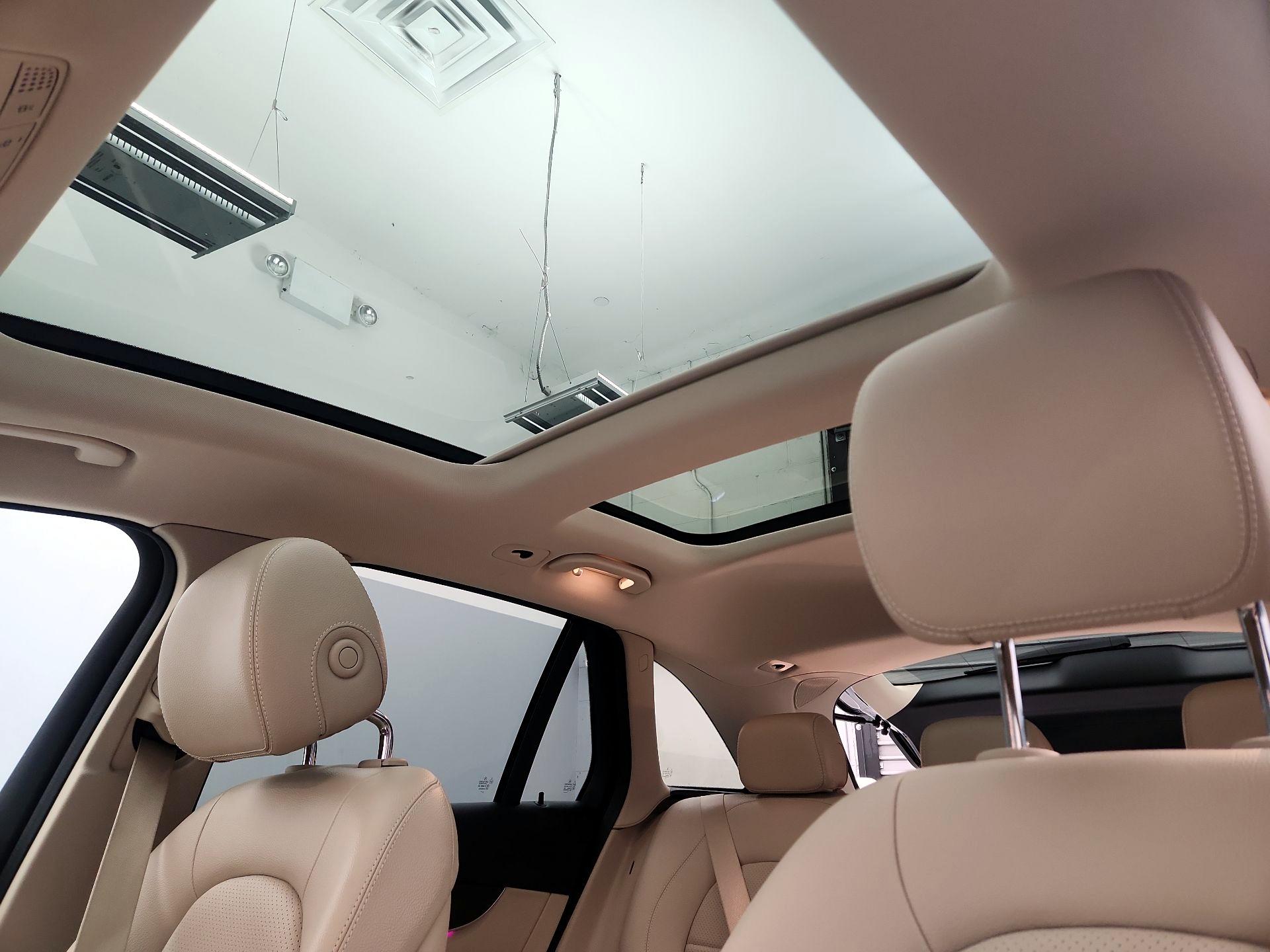 Thumbnail: 2022 Mercedes-Benz GLC - 19