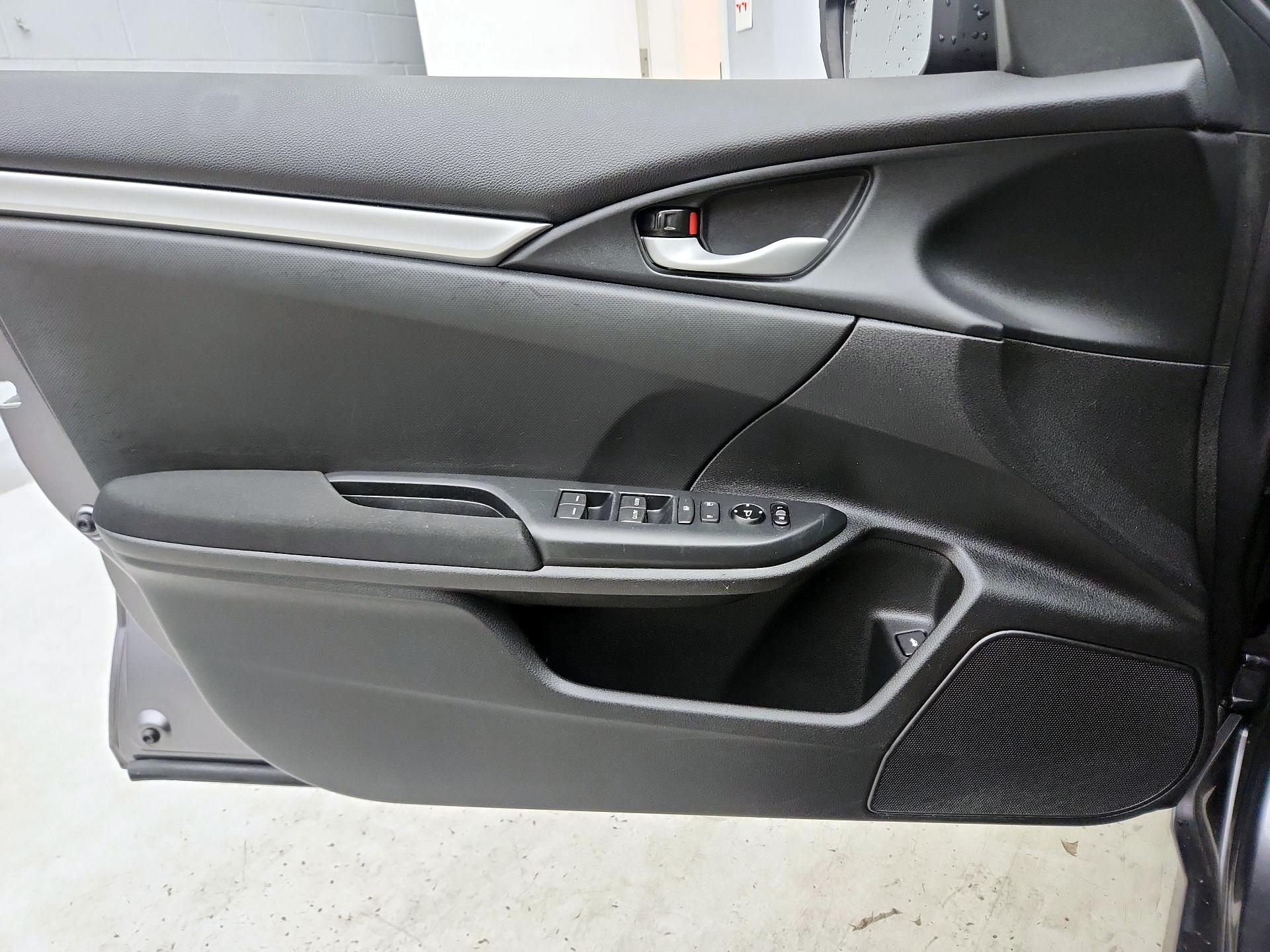 Thumbnail: 2016 Honda Civic - 12