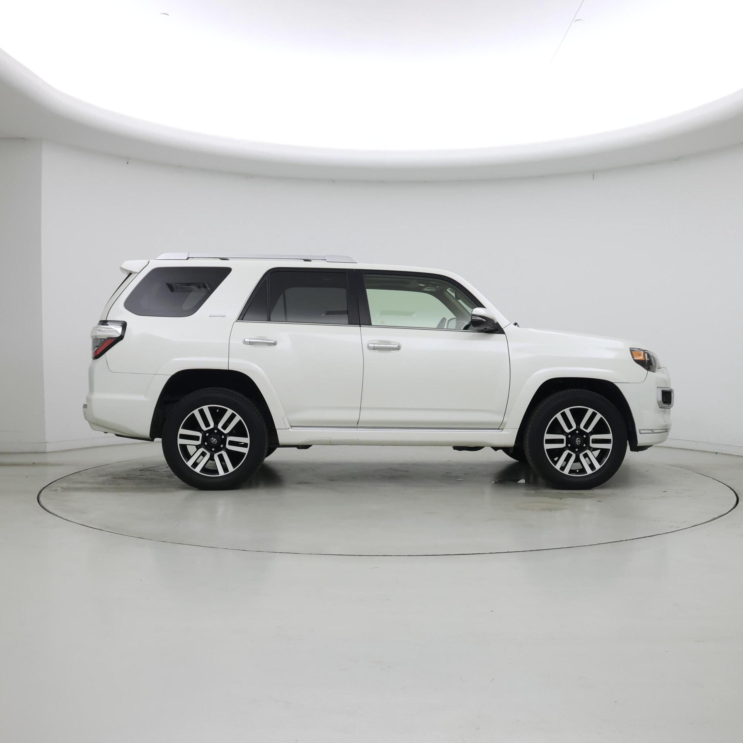 Thumbnail: 2019 Toyota 4Runner - 7