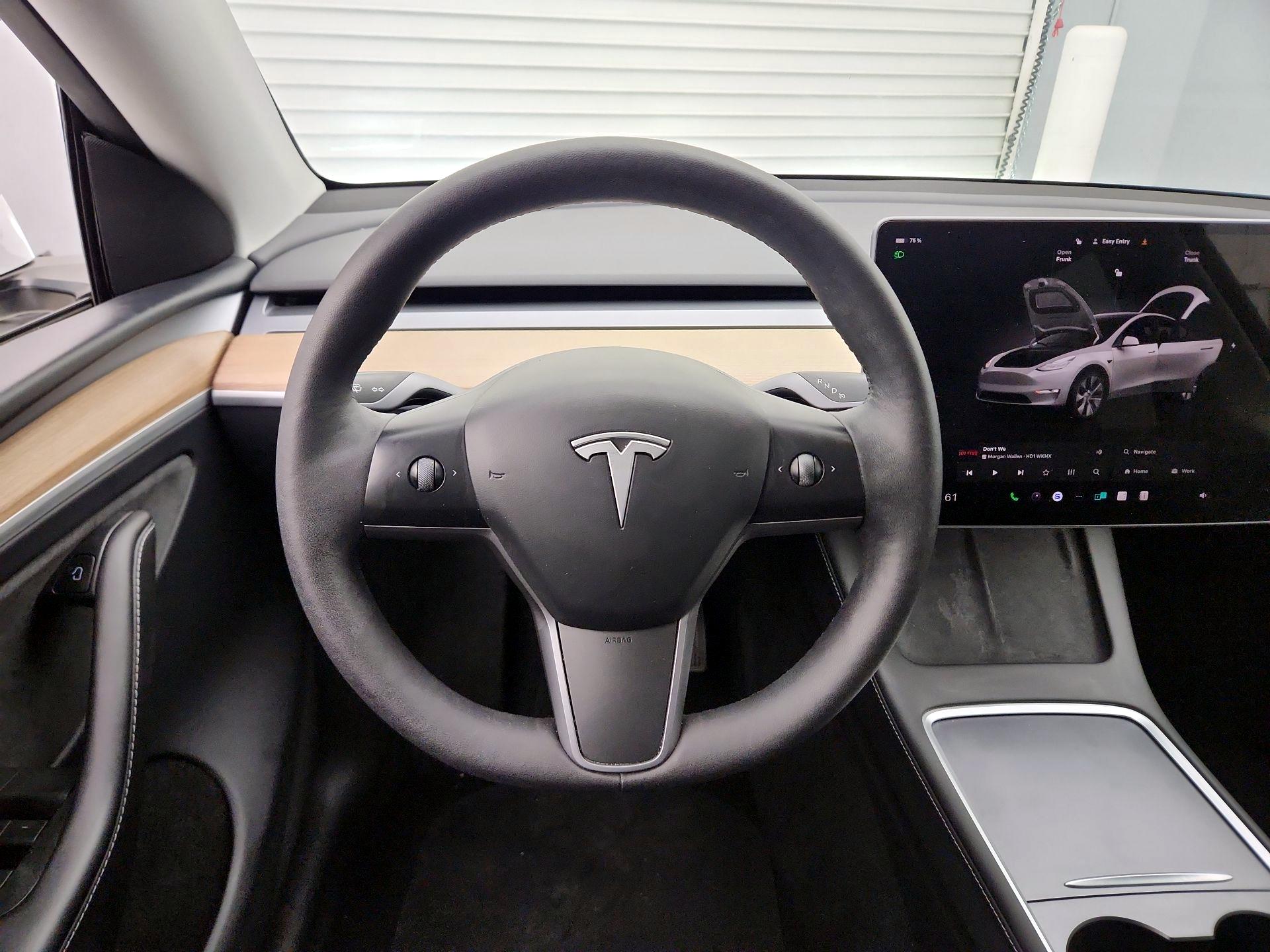Thumbnail: 2023 Tesla Model Y - 10