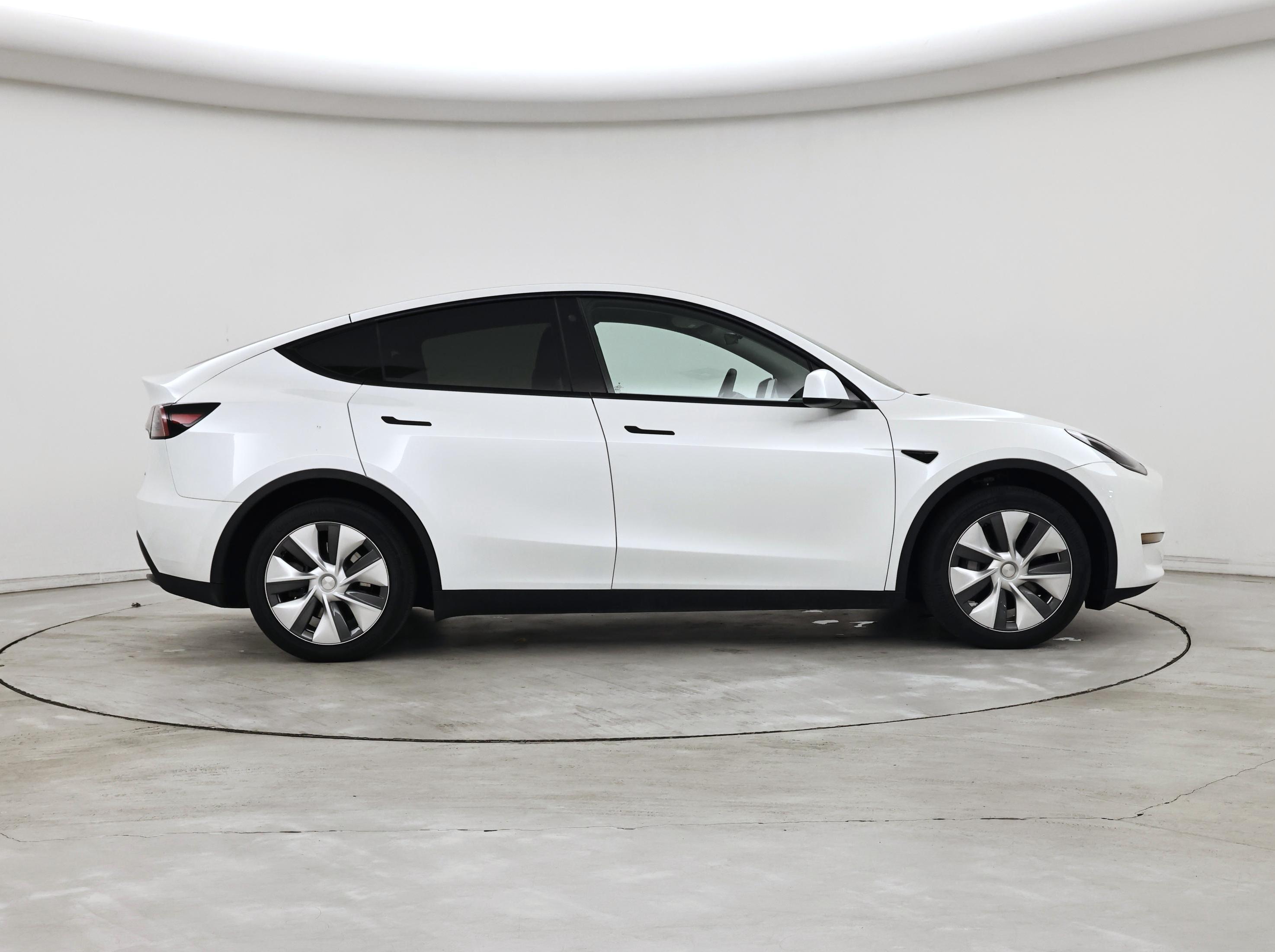 Thumbnail: 2023 Tesla Model Y - 7