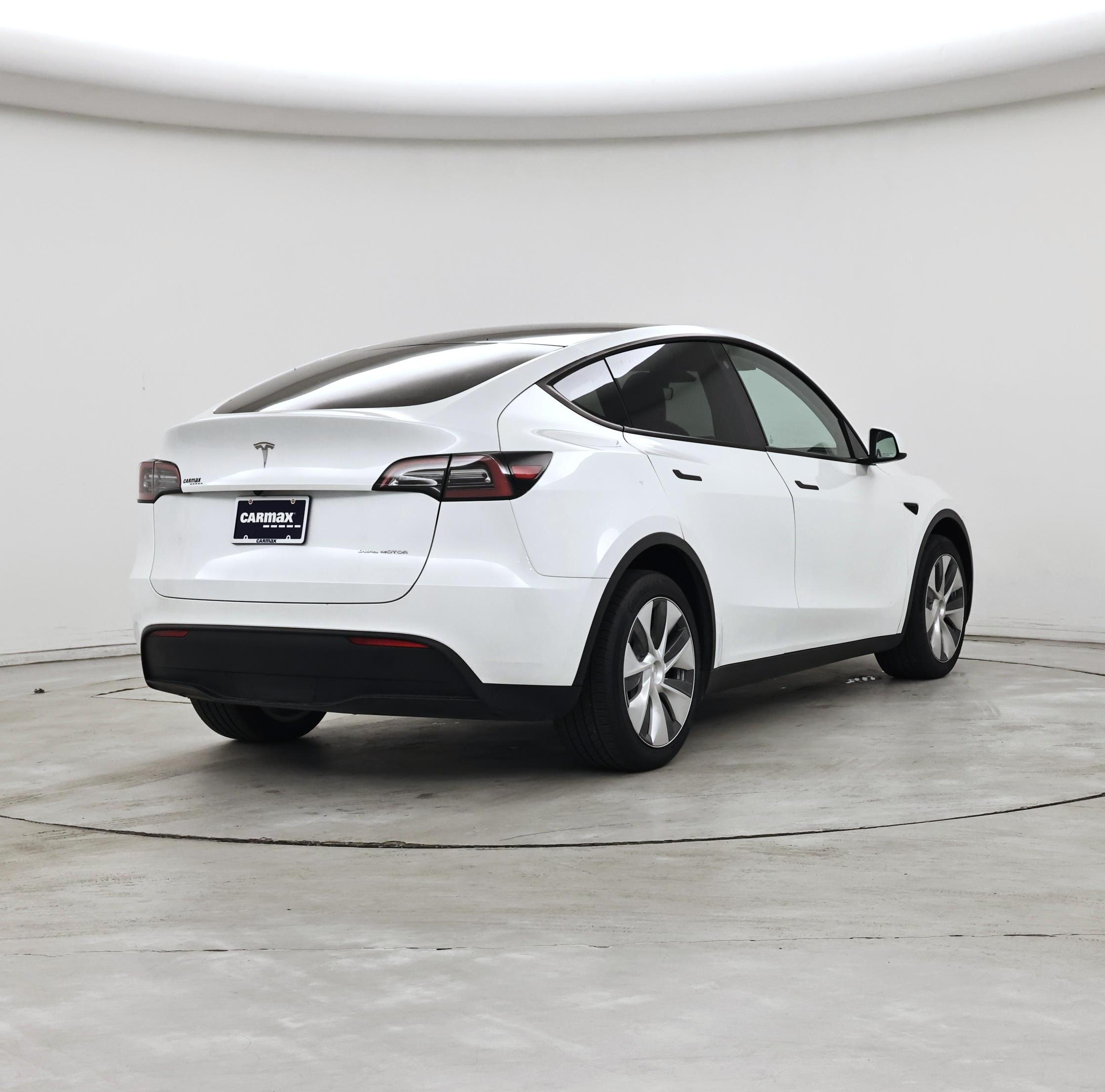Thumbnail: 2023 Tesla Model Y - 8