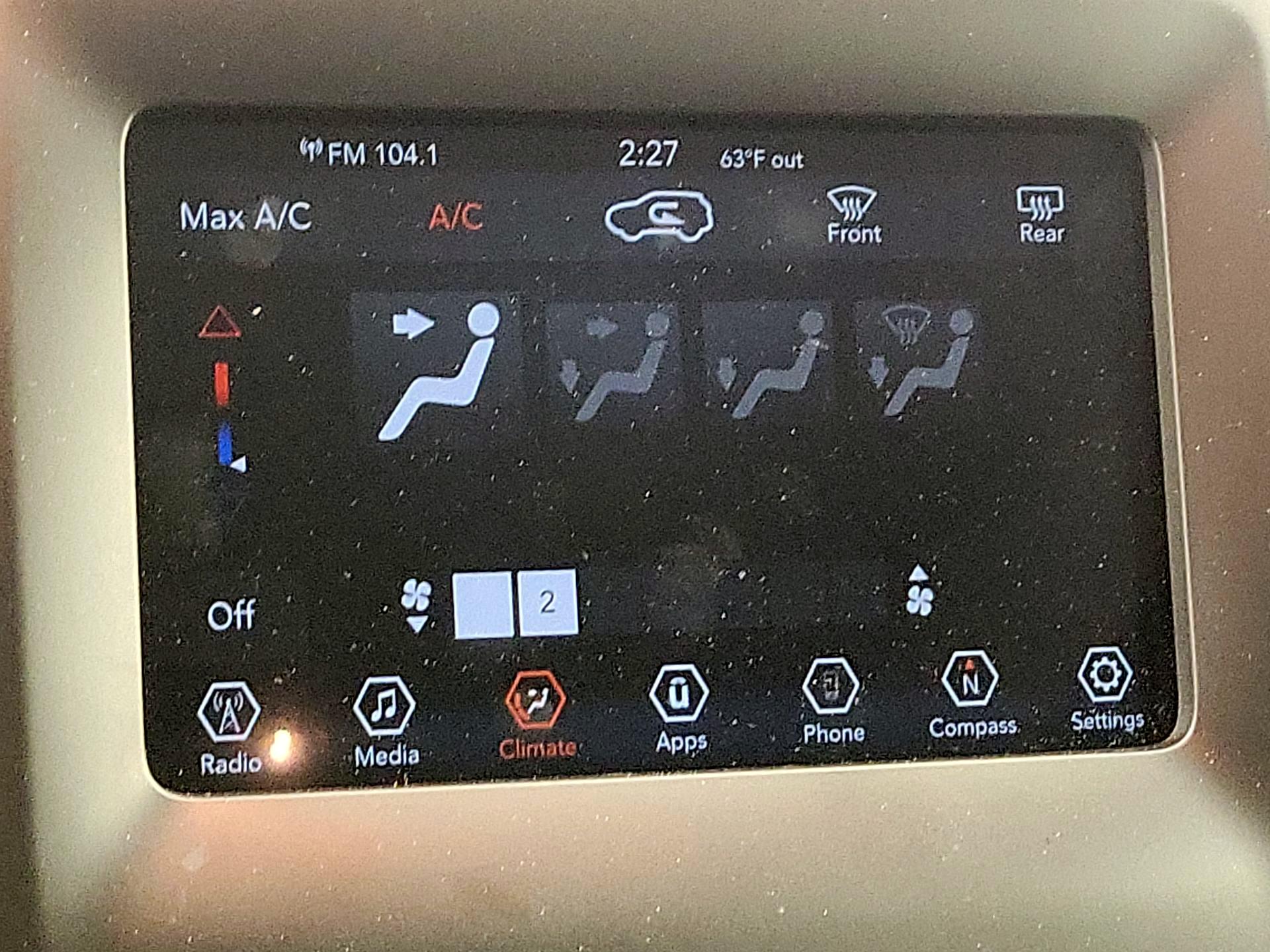 Thumbnail: 2019 Jeep Cherokee - 16