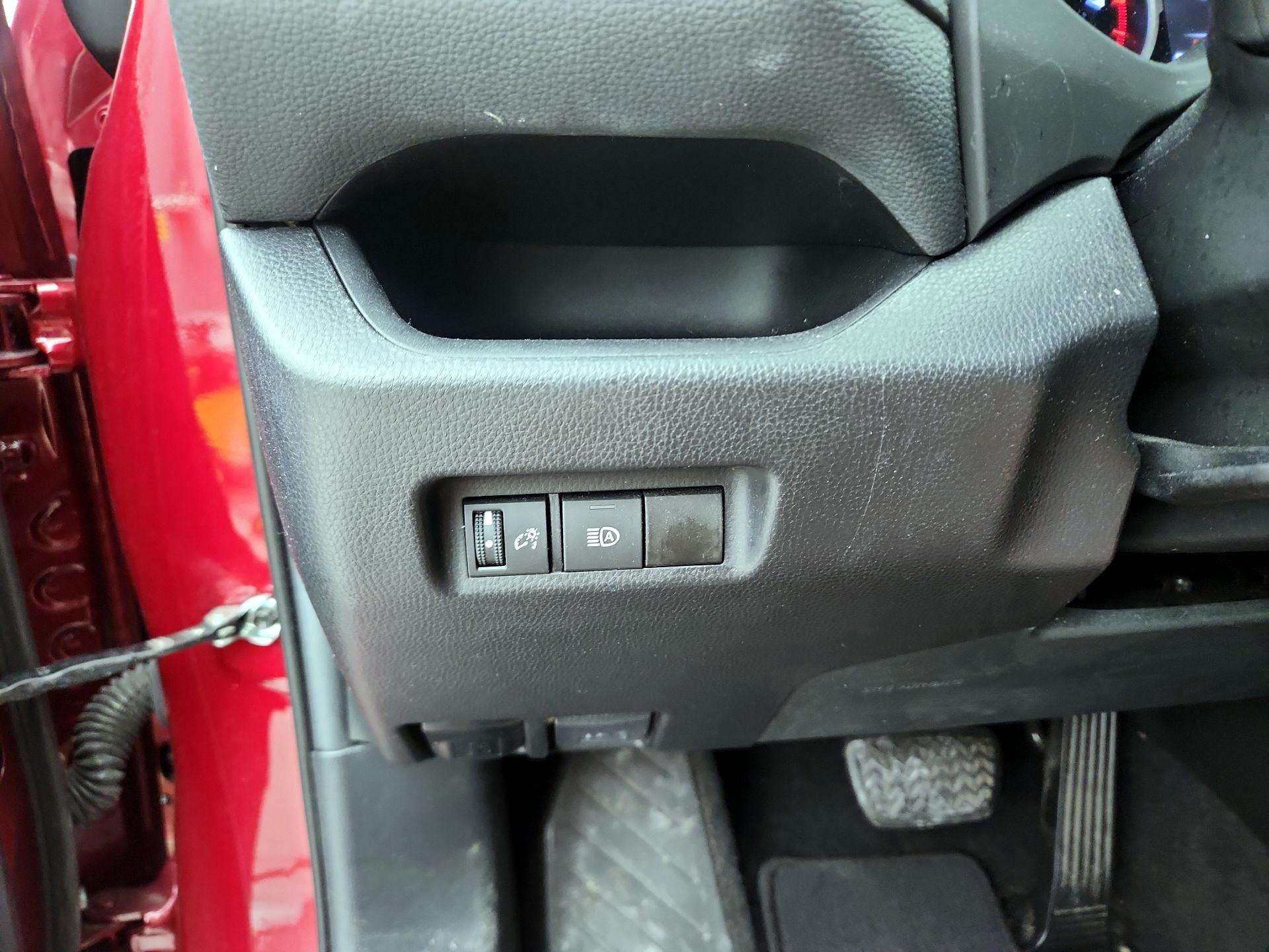 Thumbnail: 2021 Toyota RAV4 - 13