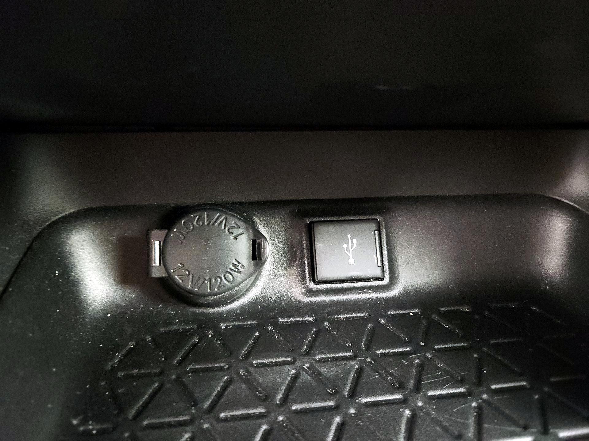 Thumbnail: 2021 Toyota RAV4 - 18