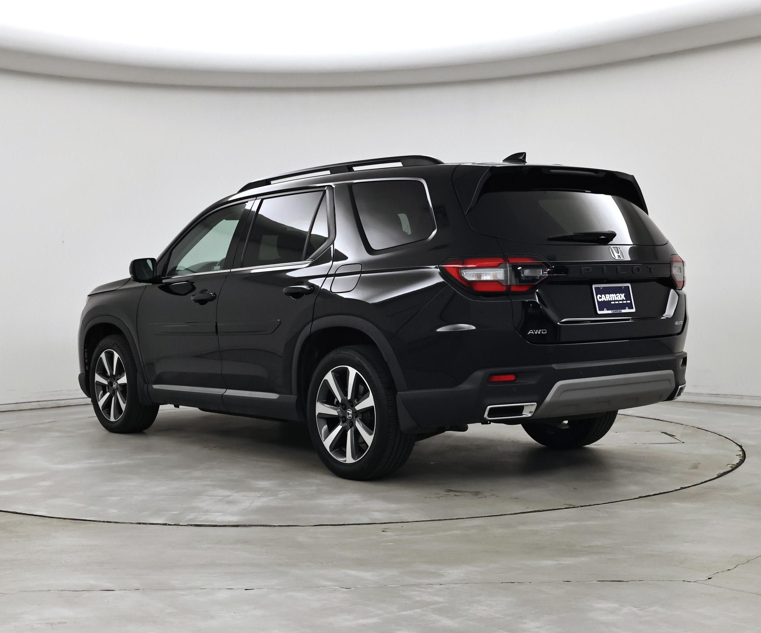 Thumbnail: 2023 Honda Pilot - 2