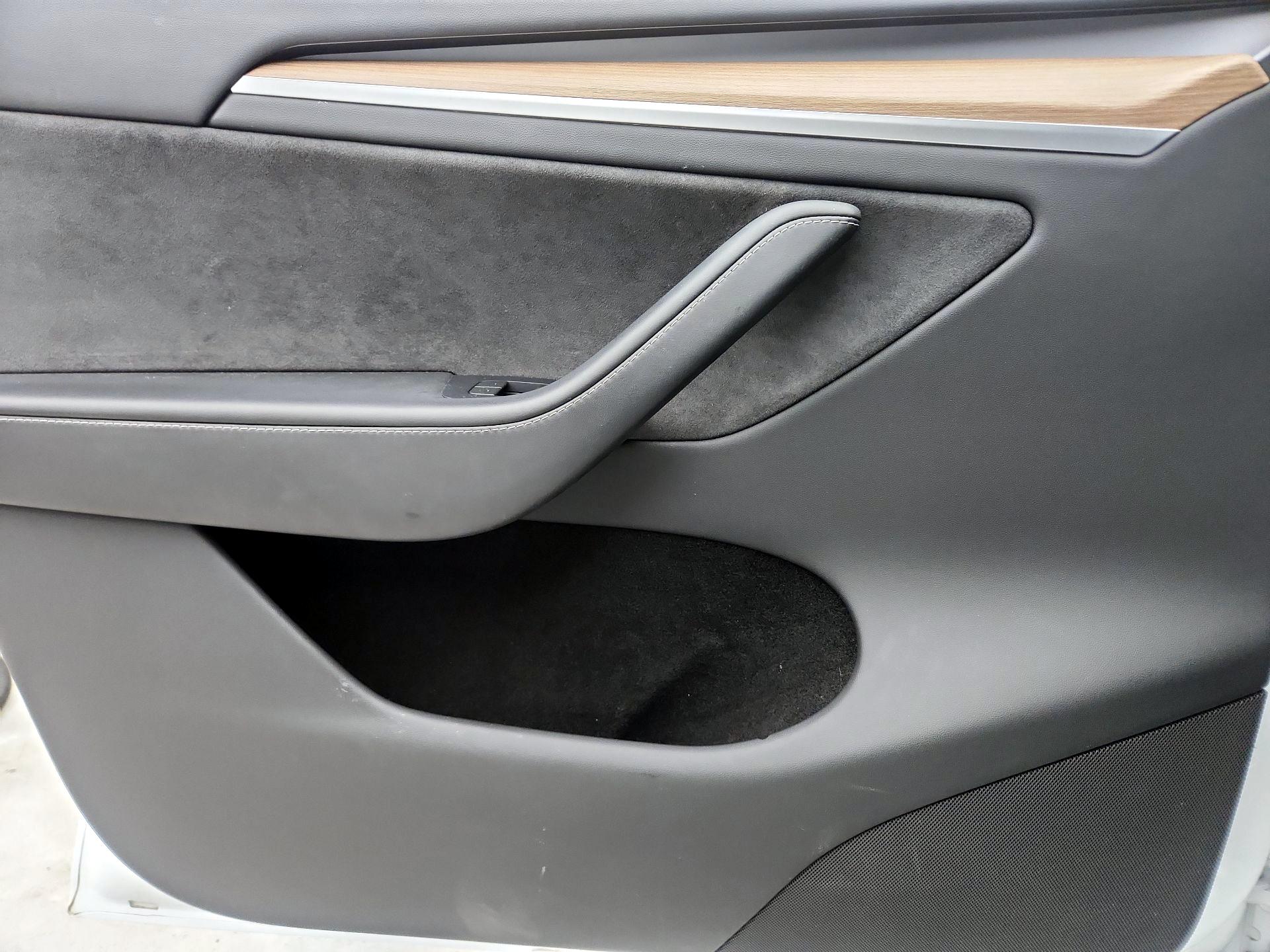 Thumbnail: 2023 Tesla Model Y - 12