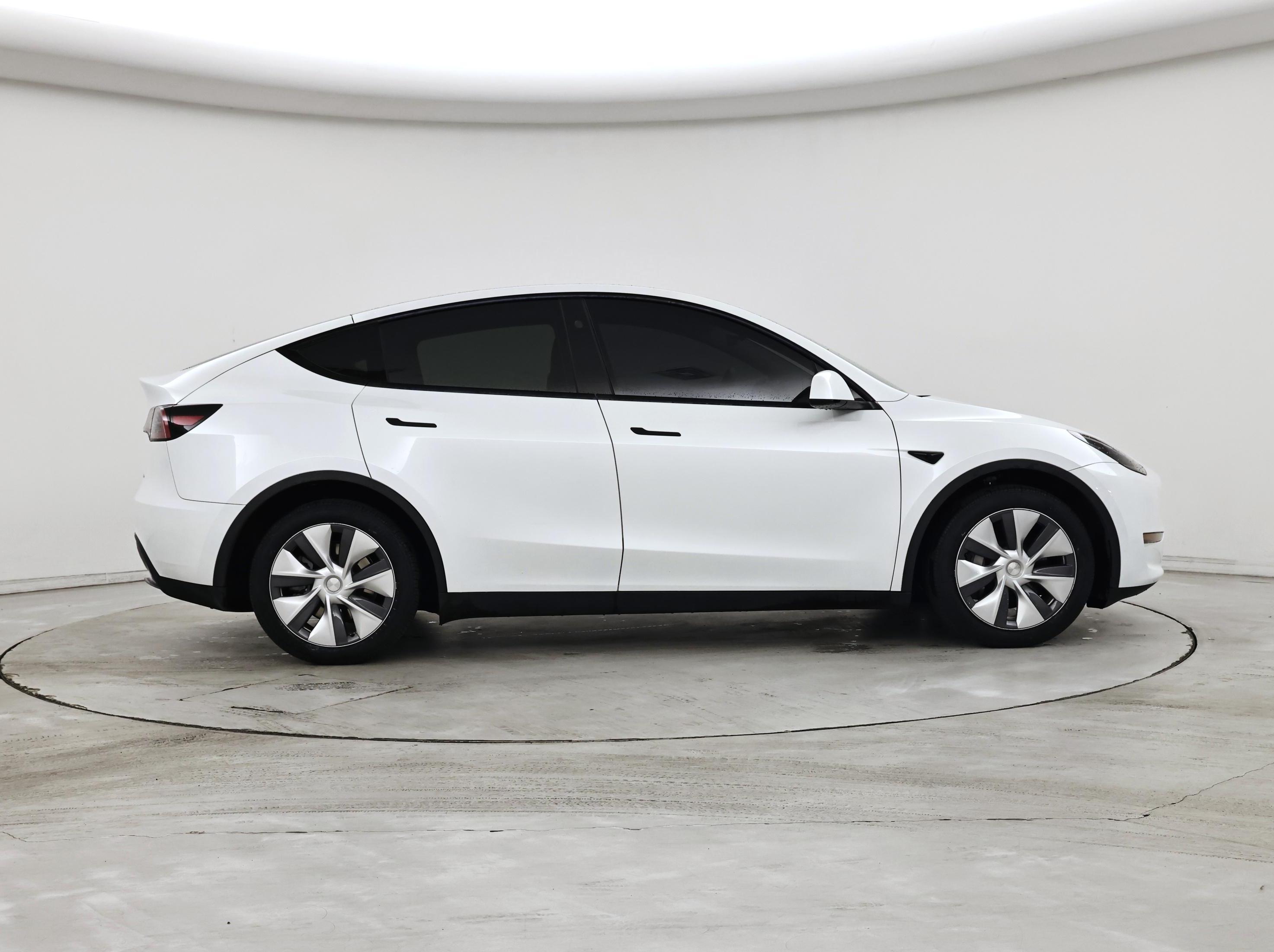 Thumbnail: 2023 Tesla Model Y - 7
