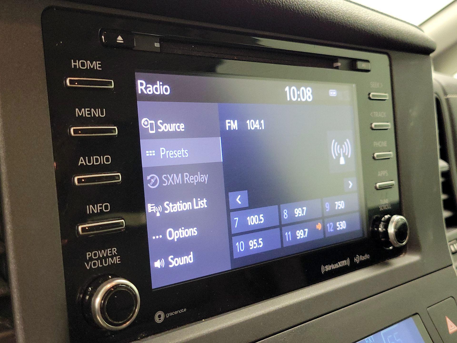 Thumbnail: 2018 Toyota Sienna - 15