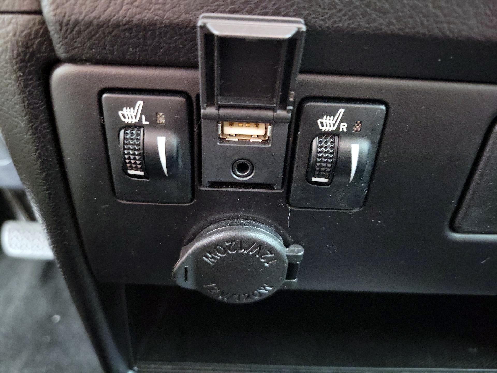 Thumbnail: 2018 Toyota Sienna - 18