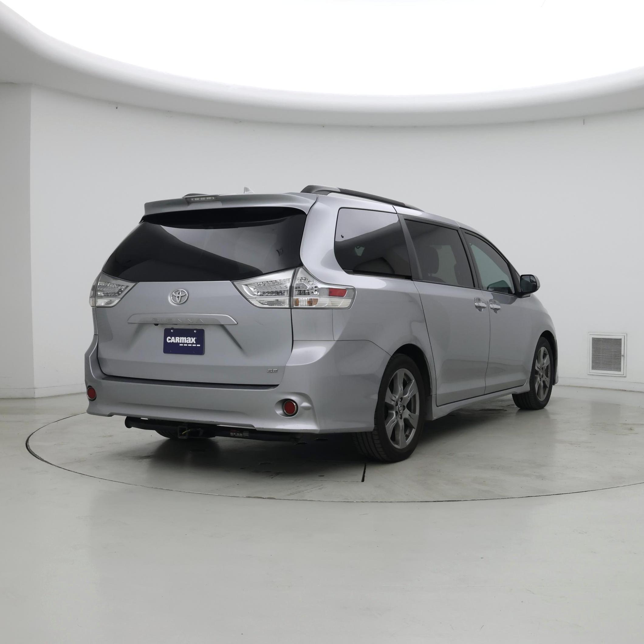 Thumbnail: 2018 Toyota Sienna - 8