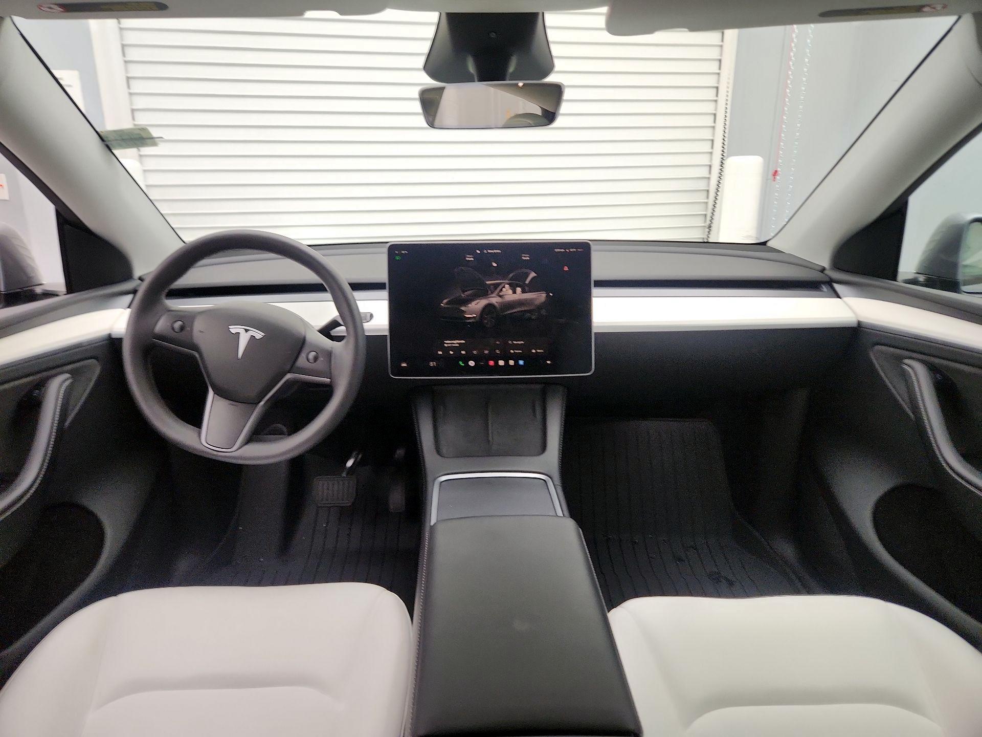 Thumbnail: 2025 Tesla Model Y - 9
