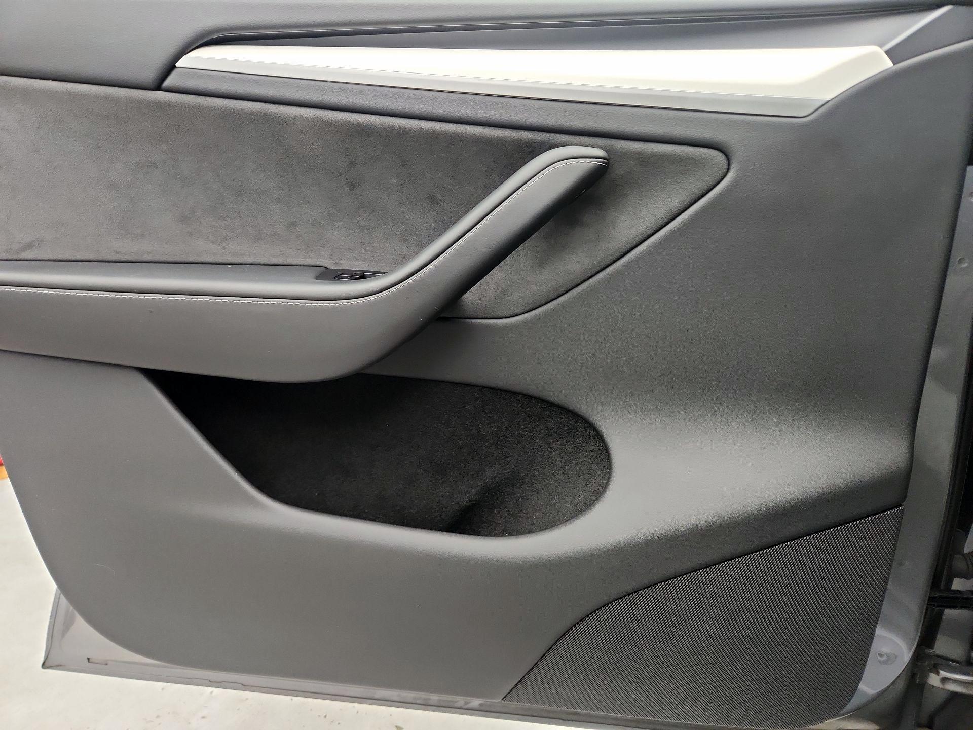 Thumbnail: 2025 Tesla Model Y - 12