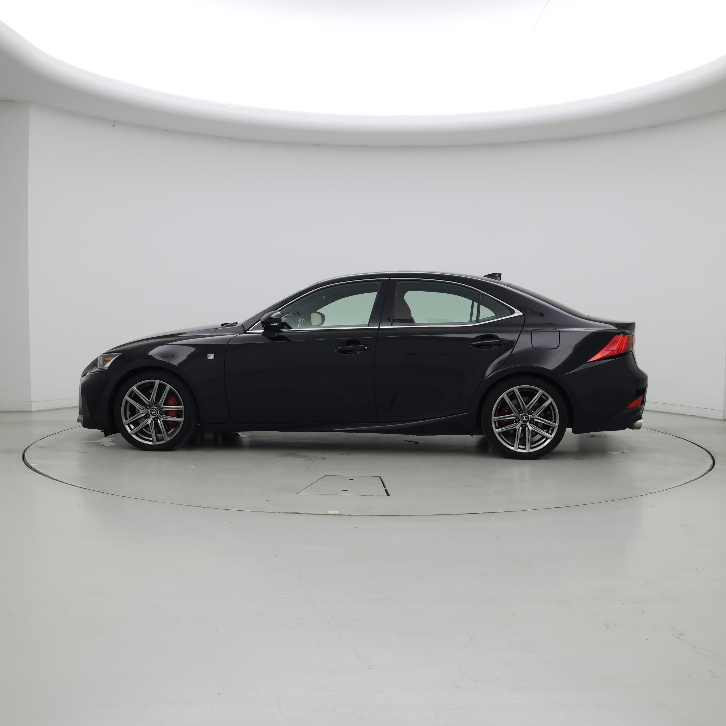 Thumbnail: 2019 Lexus IS - 3