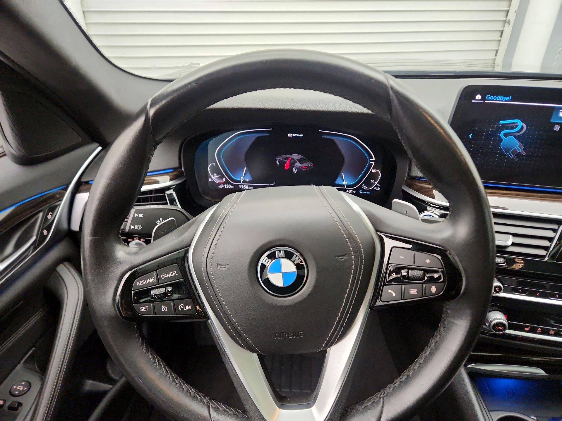 Thumbnail: 2021 BMW 5 Series - 10
