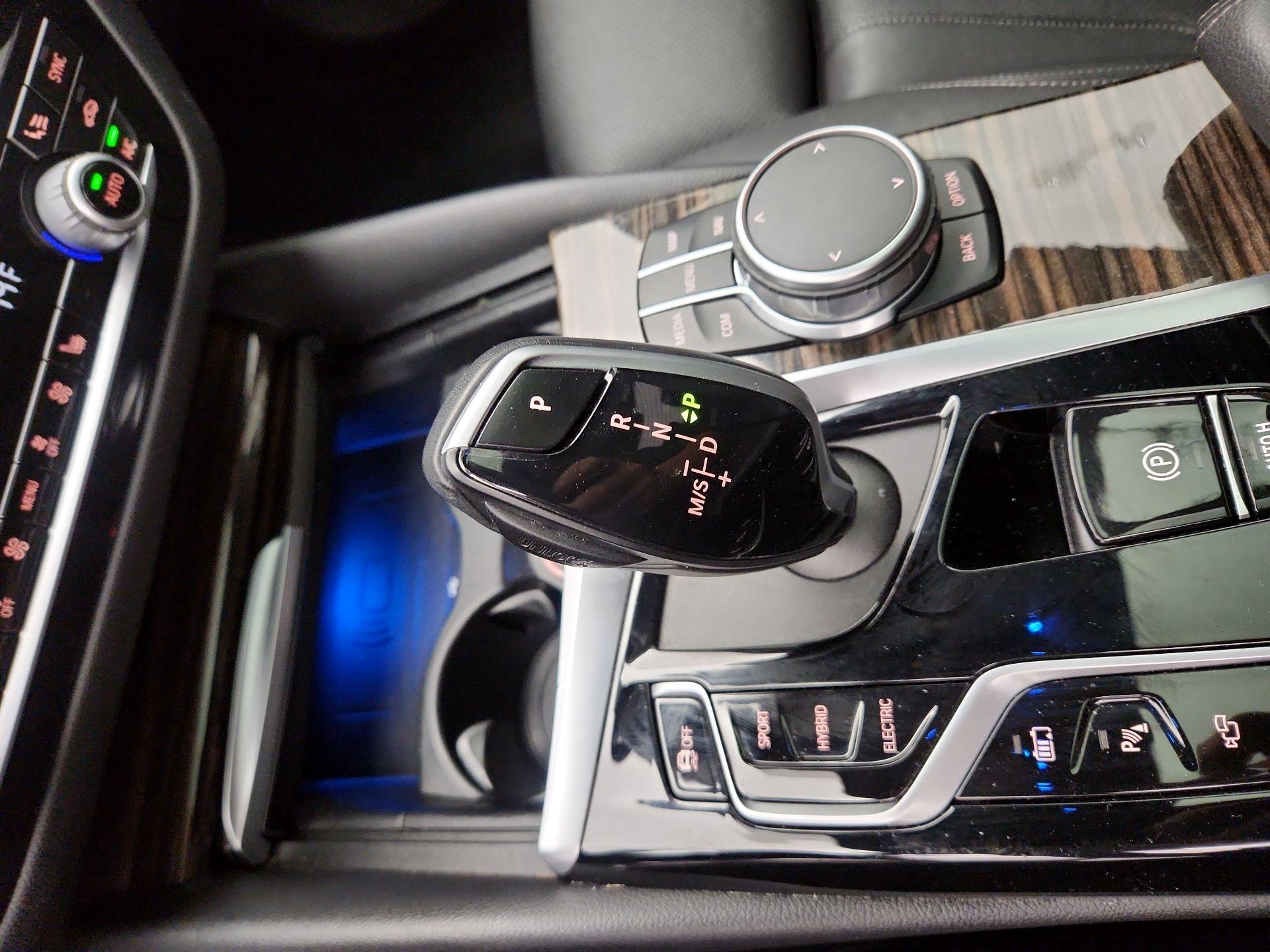 Thumbnail: 2021 BMW 5 Series - 18