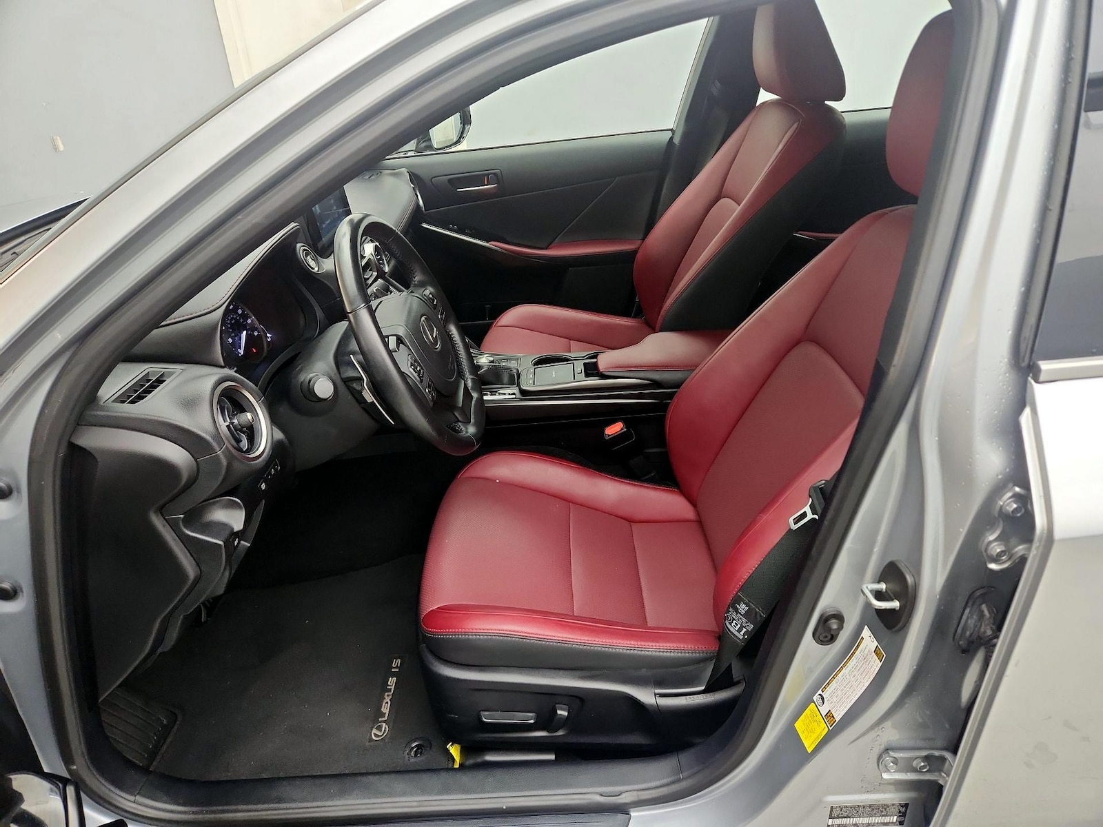 2022 Lexus IS 300 - Photo 12