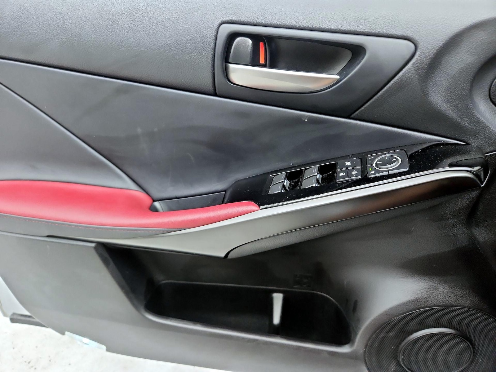 2022 Lexus IS 300 - Photo 13