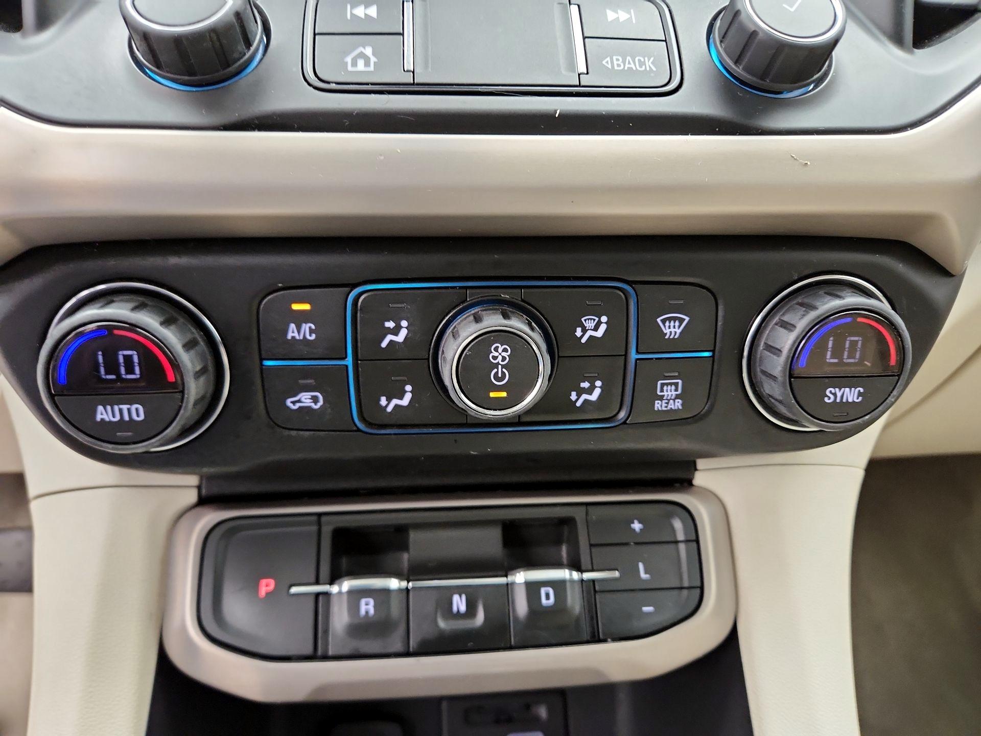 Thumbnail: 2022 GMC Acadia - 17