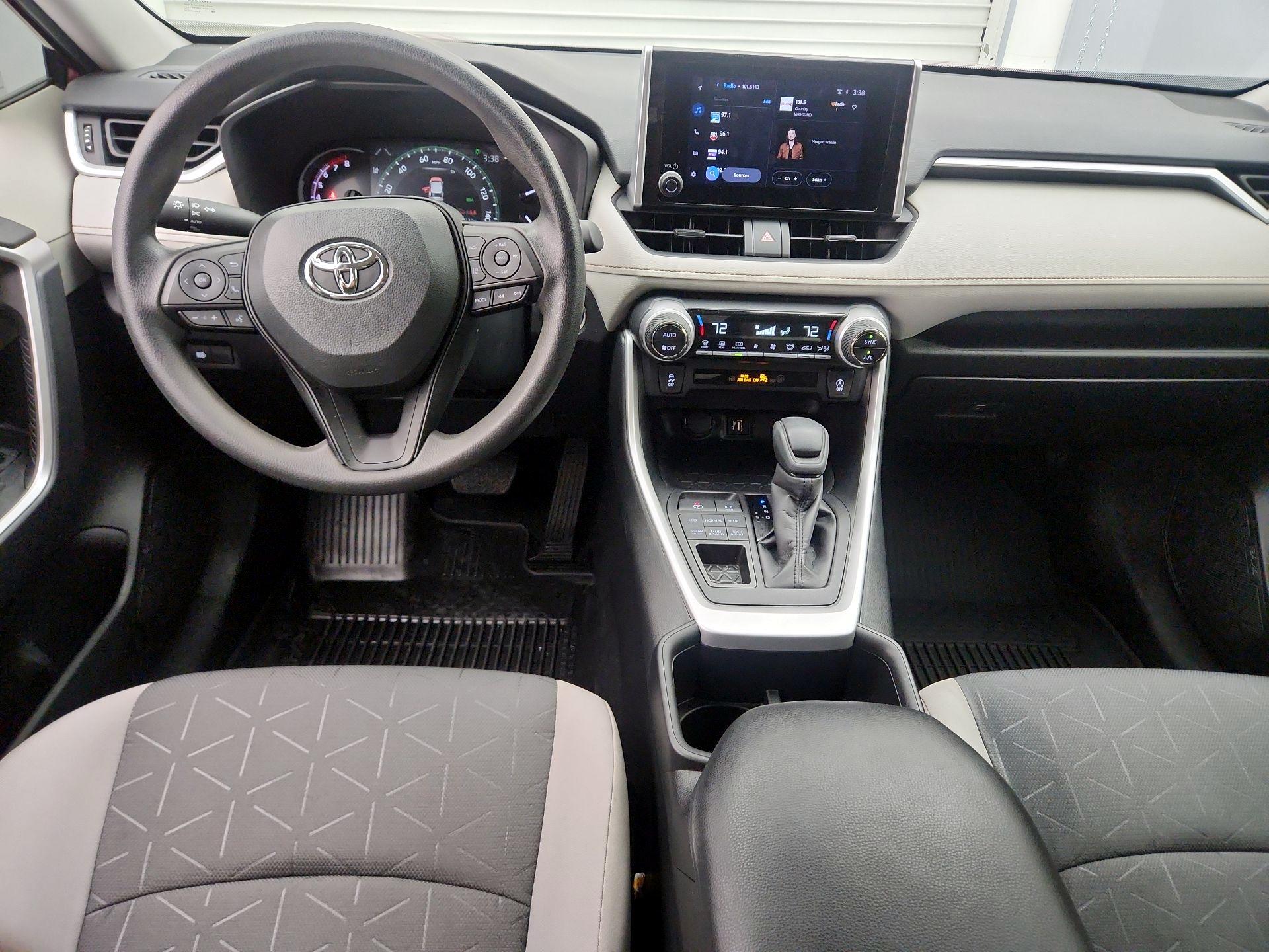 Thumbnail: 2024 Toyota RAV4 - 9