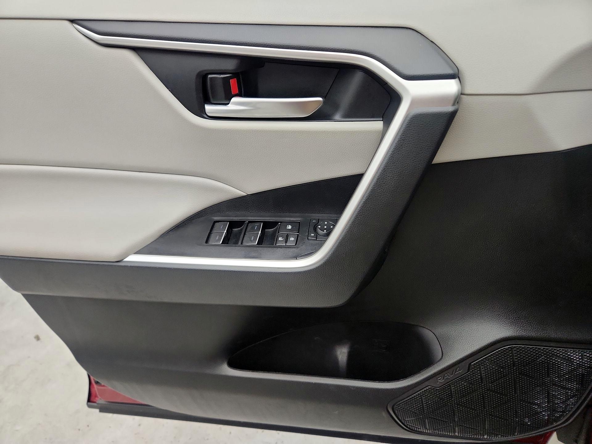 Thumbnail: 2024 Toyota RAV4 - 12