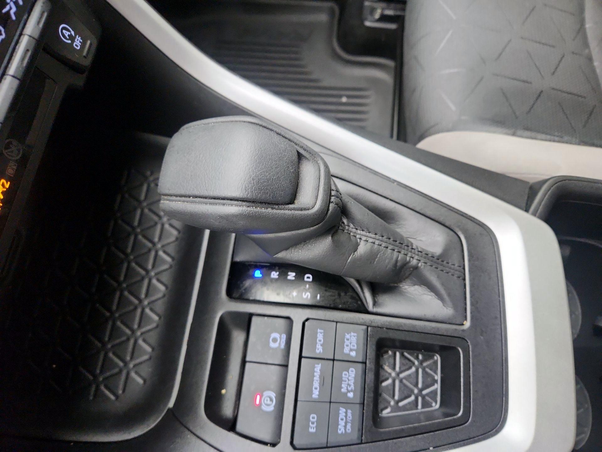 Thumbnail: 2024 Toyota RAV4 - 17