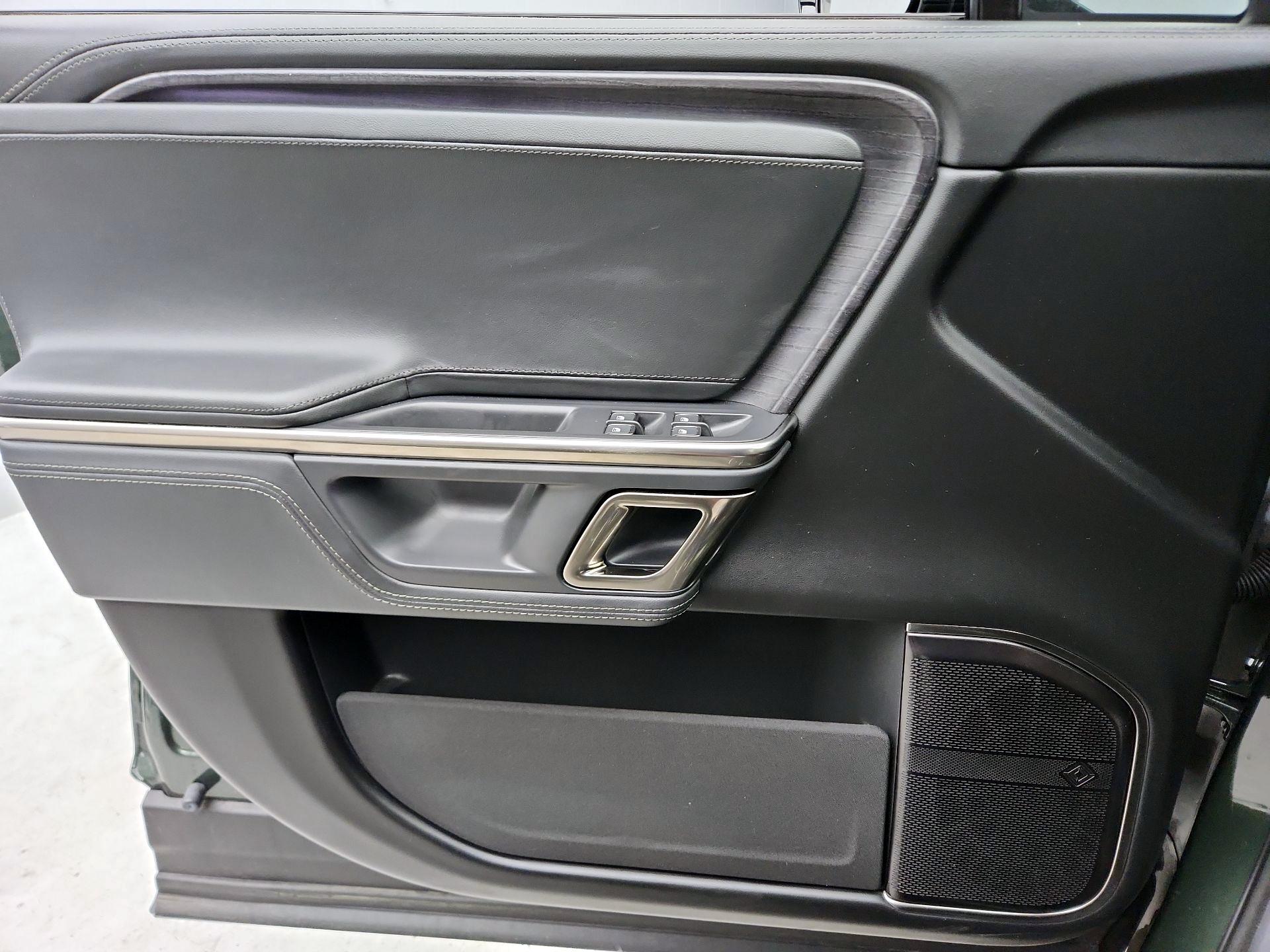Thumbnail: 2023 Rivian R1S - 12